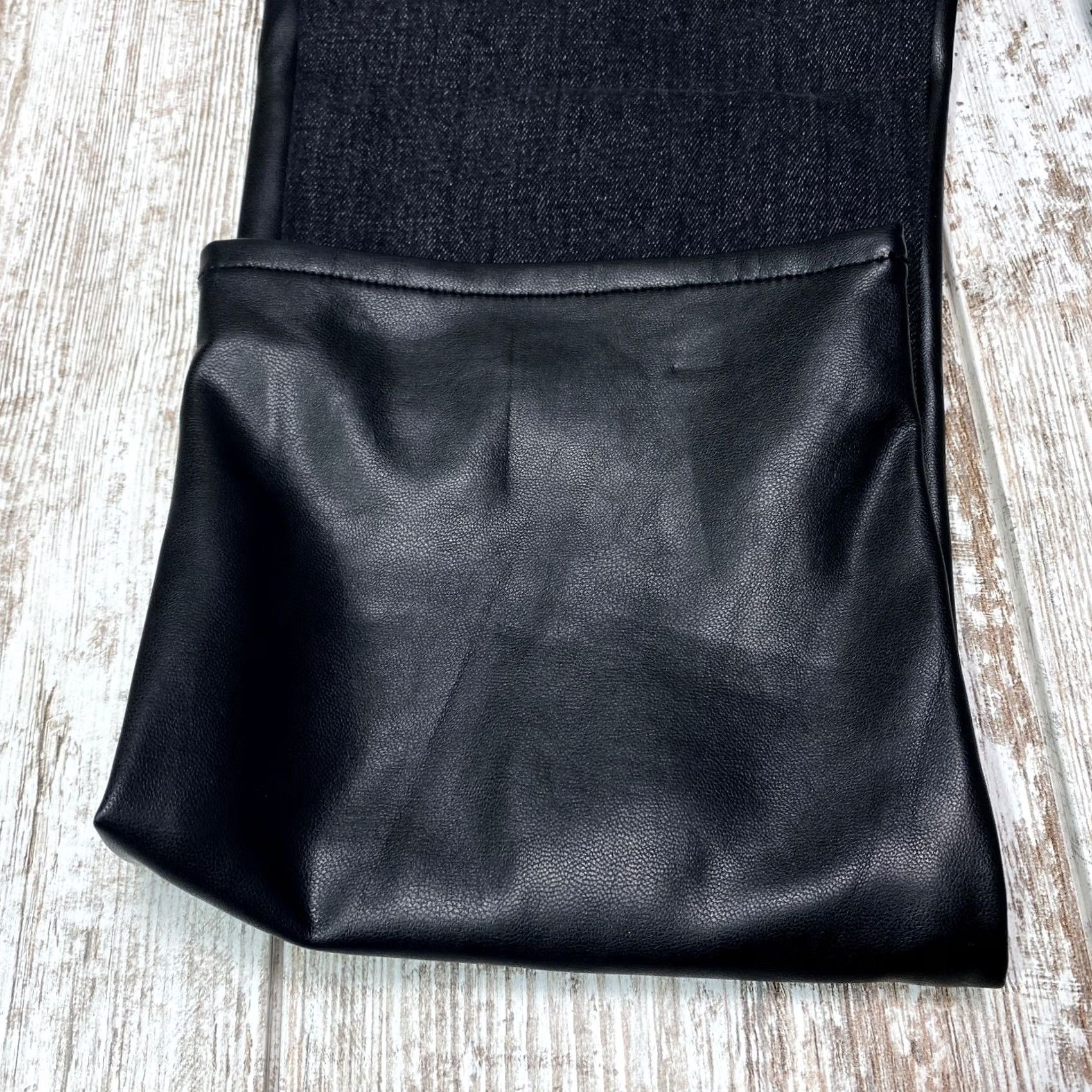 Abercrombie & Fitch Abercrombie & Fitch Mixed Fabric Ultra High Rise Ankle Straight Jean Black 26/2 Size 26" / US 2 / IT 38 - 5 Thumbnail