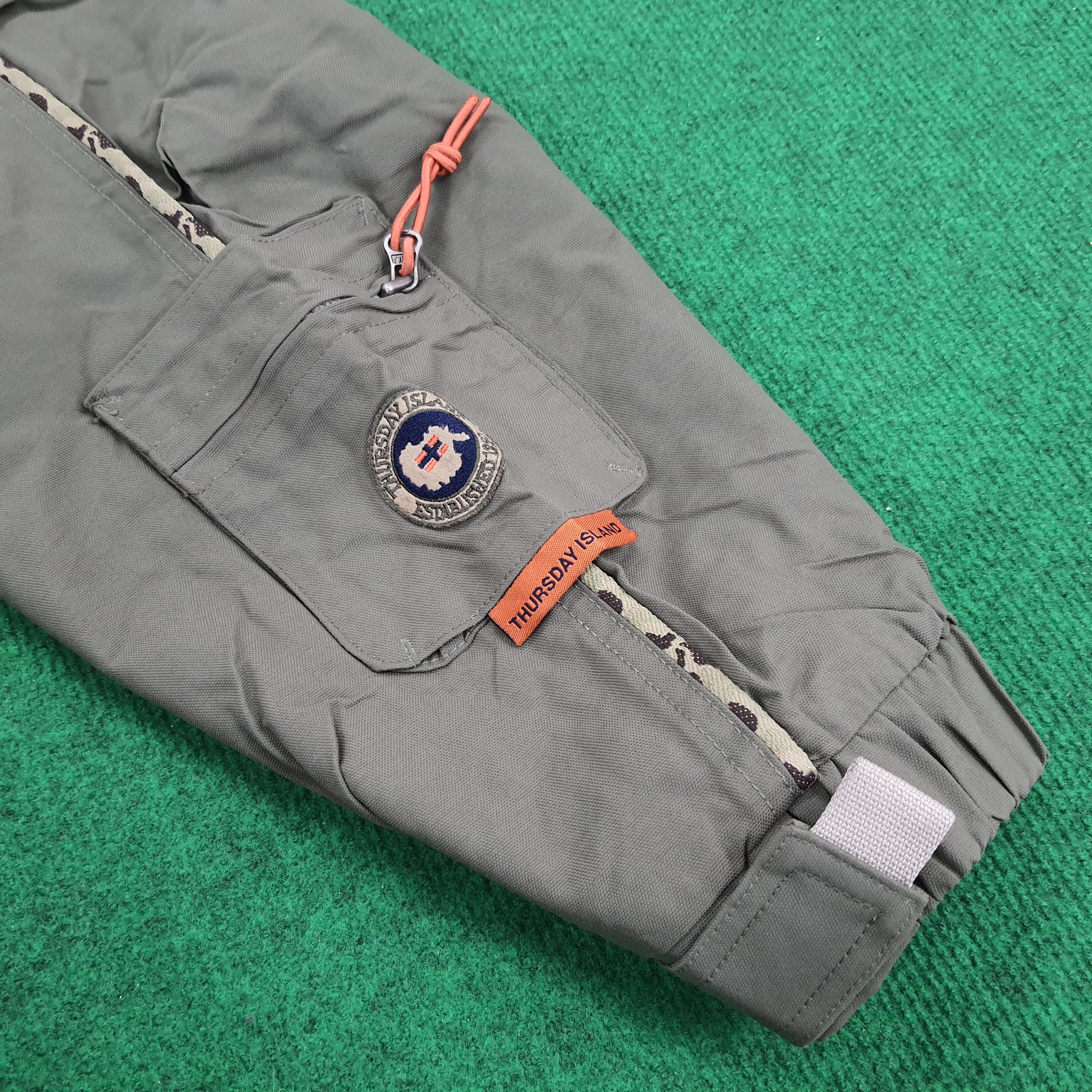 Vintage Vintage Snowboards Thursday Island Jacket Size US XL / EU 56 / 4 - 8 Thumbnail