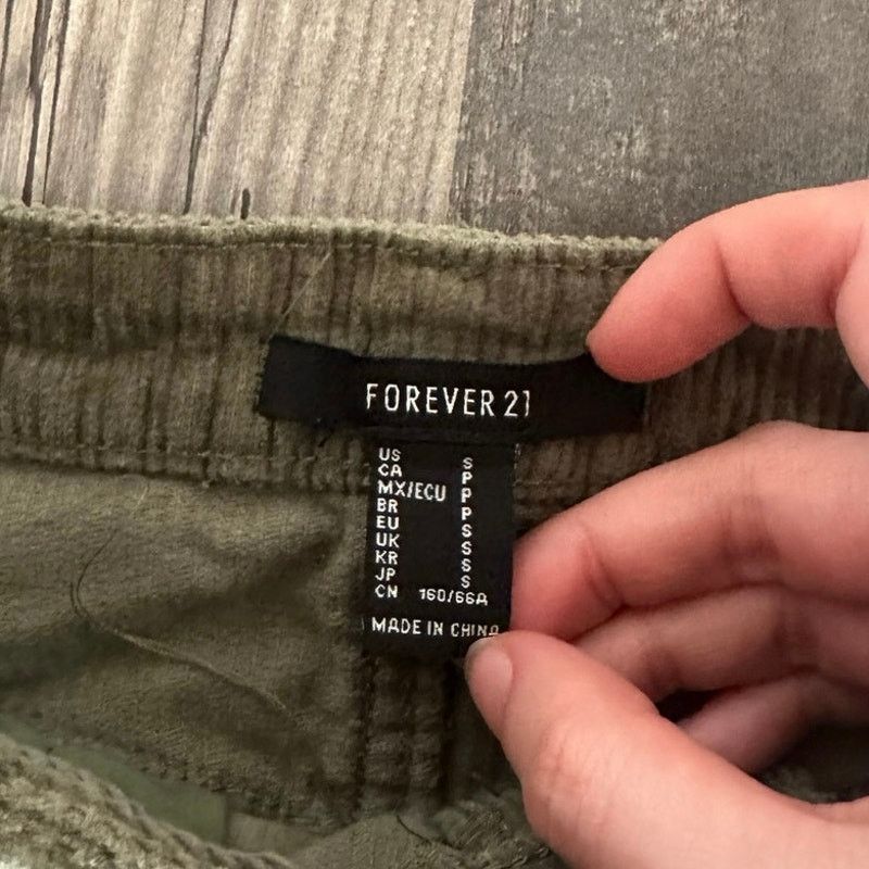 Forever 21 forever 21 green corduroy skirt Size 26" / US 2 / IT 38 - 2 Thumbnail