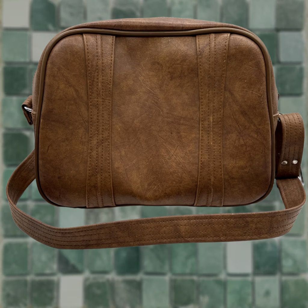 Vintage VINTAGE American Tourister Shoulder Bag 1970s Faux Leather Brown Carry-On Unisex Adult Size ONE SIZE - 1 Thumbnail