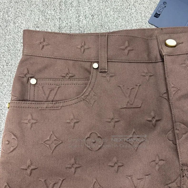 Louis Vuitton Louis Vuitton SS25 embossed full logo jeans Size US 34 / EU 50 - 4 Thumbnail