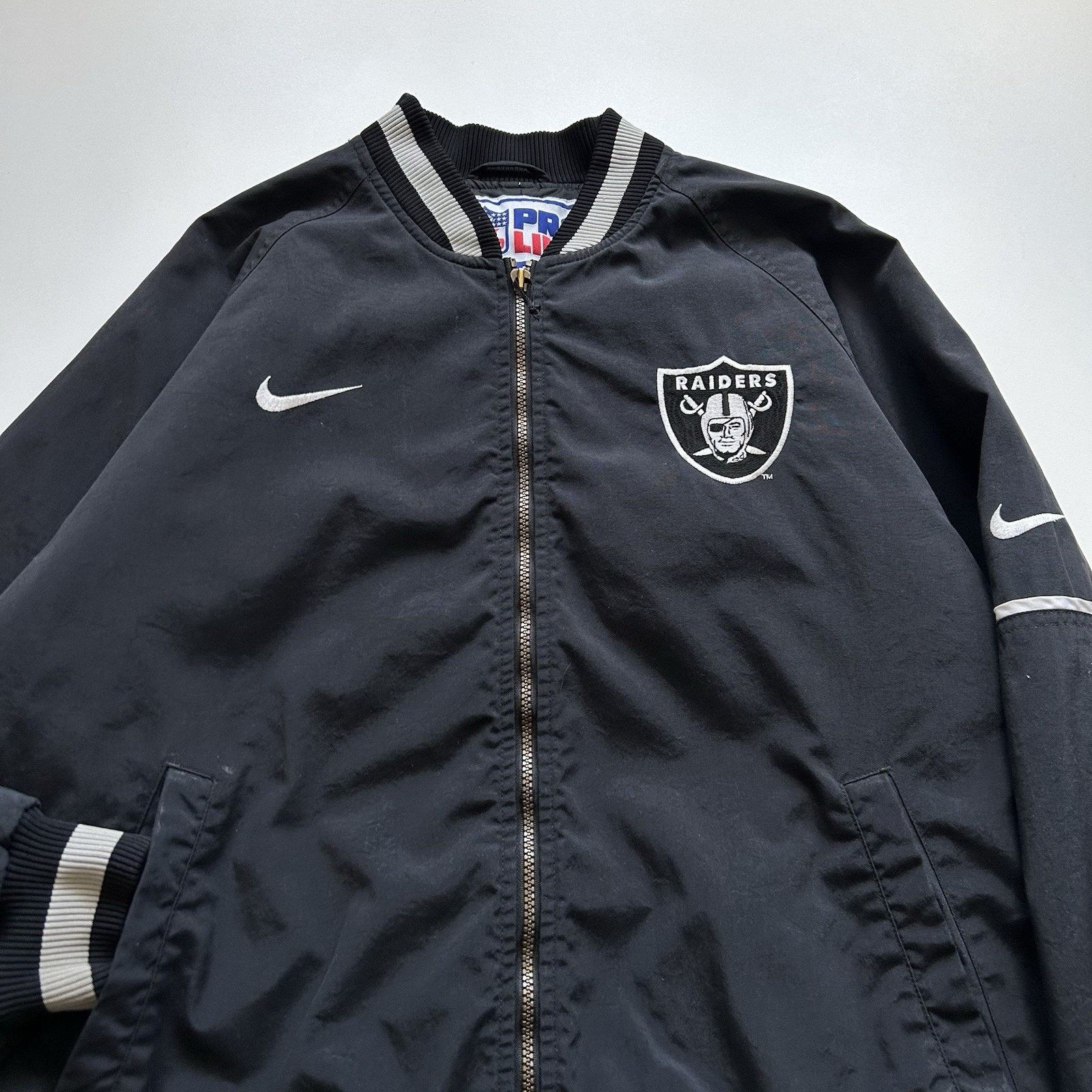 NFL Vintage 90s NFL Nike Pro Line Oakland Raiders Jacket Medium Size US M / EU 48-50 / 2 - 2 Thumbnail