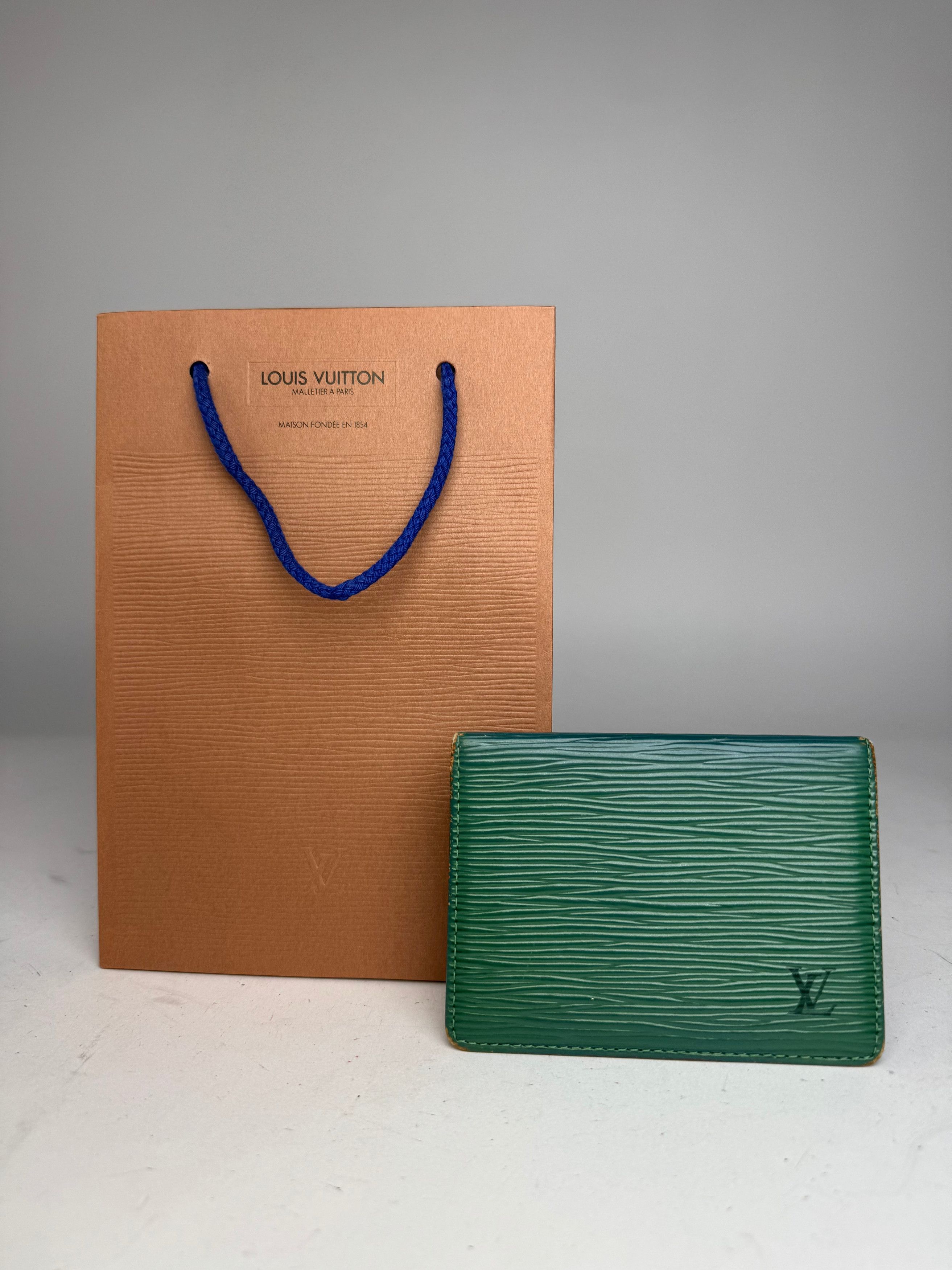 Louis Vuitton Vintage EPI Leather Card Holder Green Size ONE SIZE - 1 Thumbnail