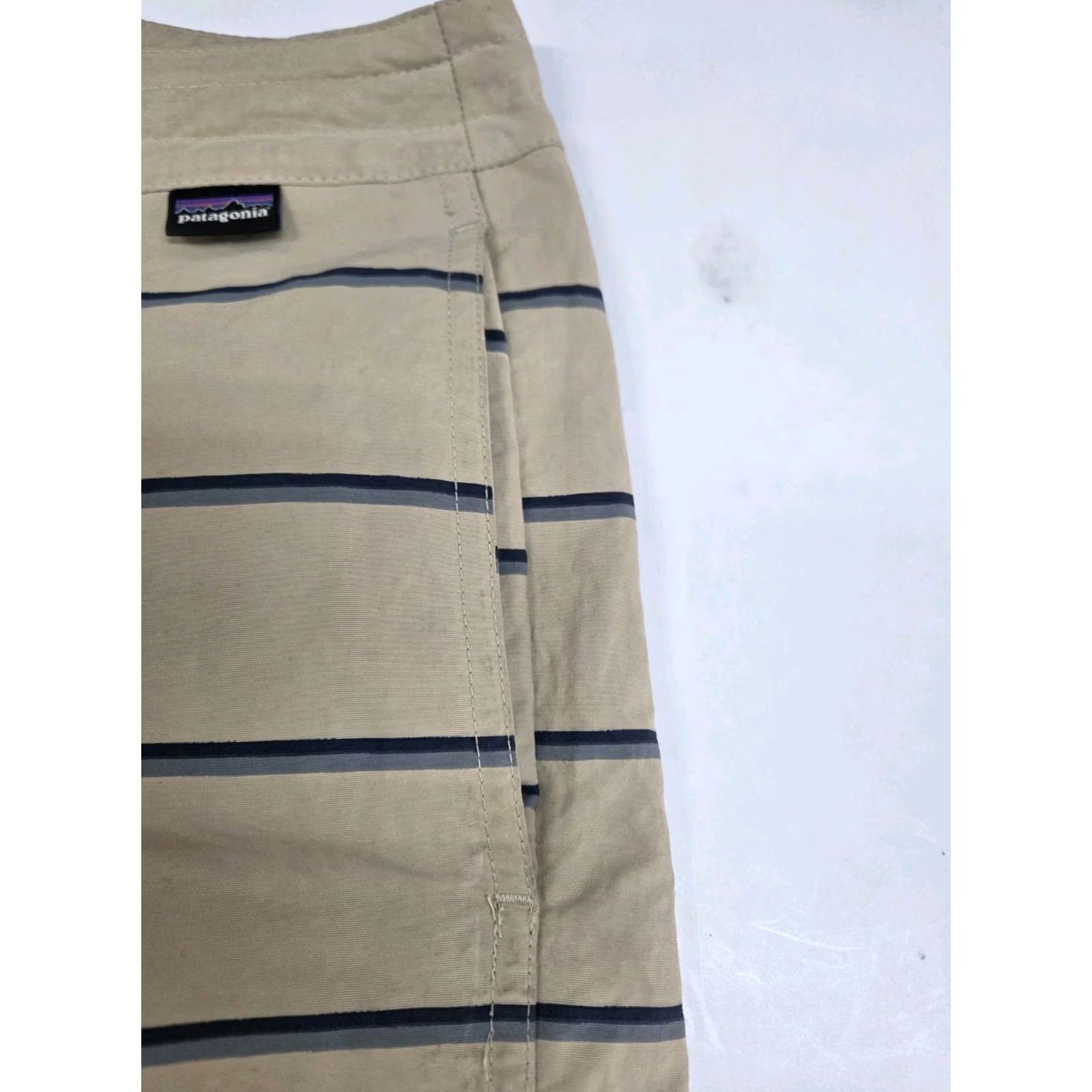 Patagonia Patagonia Wavefarer Boardshorts Mens Beige Blue Striped Zipper Drawstring Pockets Back Pocket 36/7" Regular Nylon Canvas Beach Surfing Casual Size ONE SIZE - 6 Thumbnail