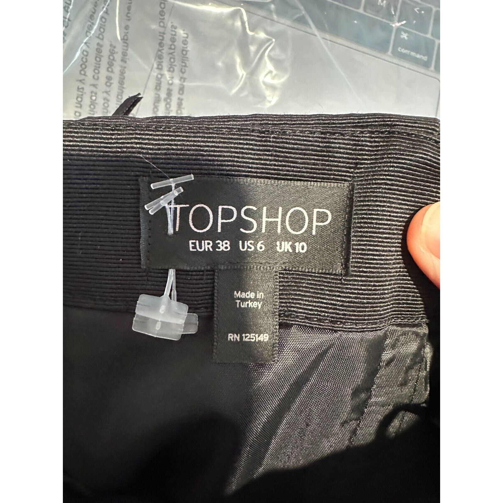 Topshop Topshop Black Strapless V Front Pleats Pockets Zip Romper 6 Size M / US 6-8 / IT 42-44 - 5 Thumbnail