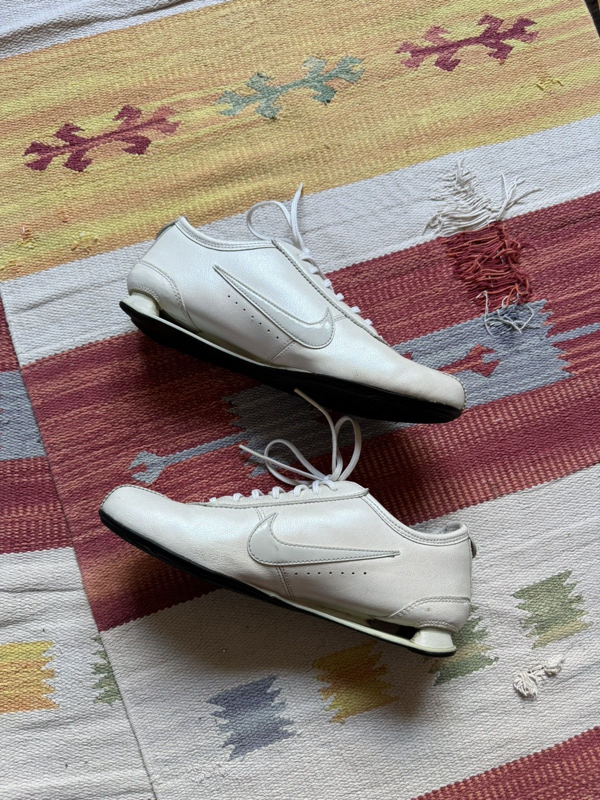 Vintage Vintage 2009 Nike Shox Japanese y2k Leather Sneakers Size US 7 / IT 37 - 3 Thumbnail