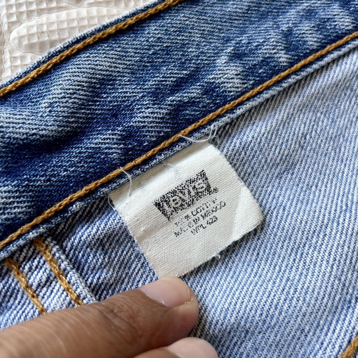 Levi's Vintage Levi’s 501-0194 USA 90s Jeans – W31 L30 Size US 31 - 8 Thumbnail