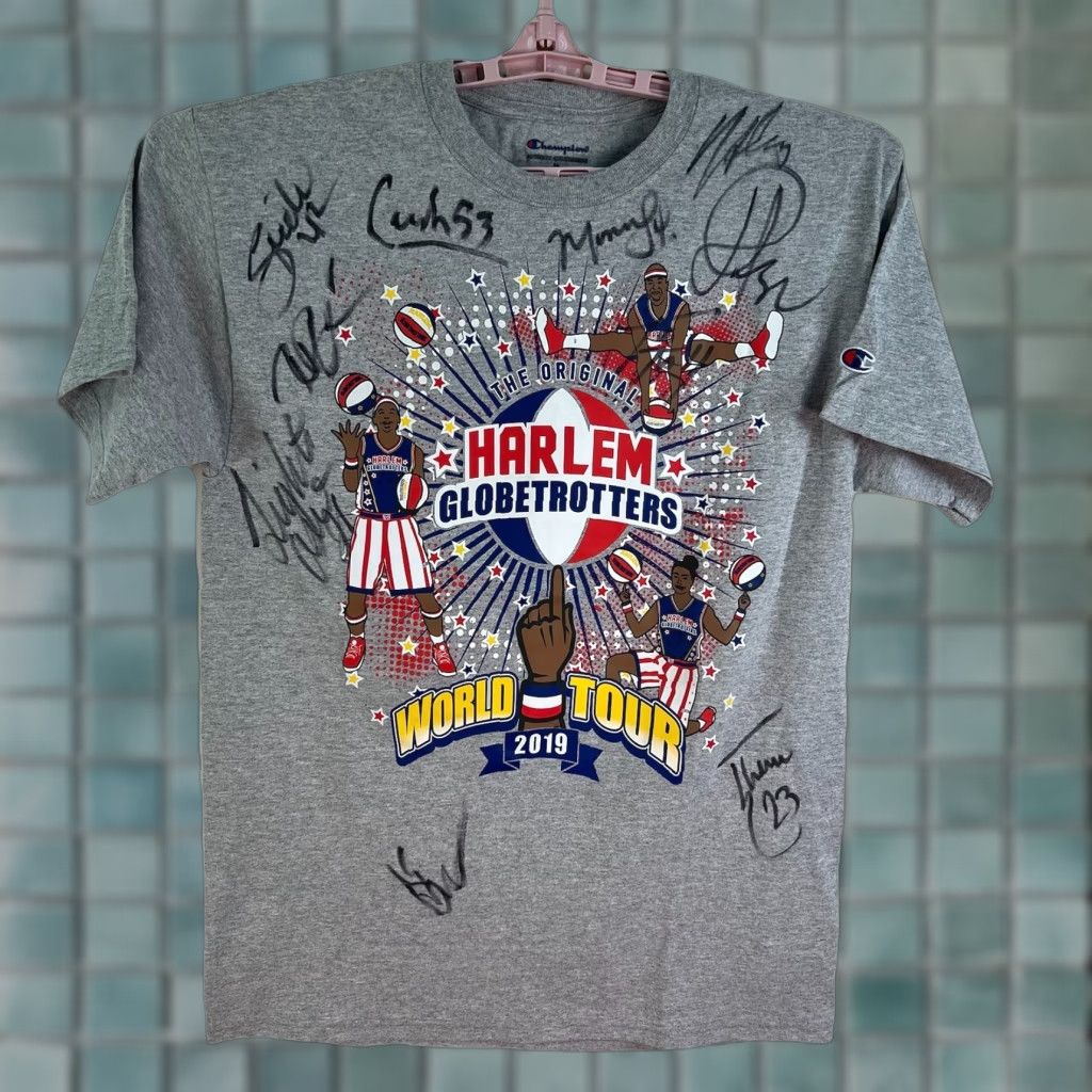 Champion Harlem Globetrotters World Tour 2019 Signed T-Shirt Men's M Champion Gray Graphic Print Hip Hop Sports Size US M / EU 48-50 / 2 - 1 Thumbnail