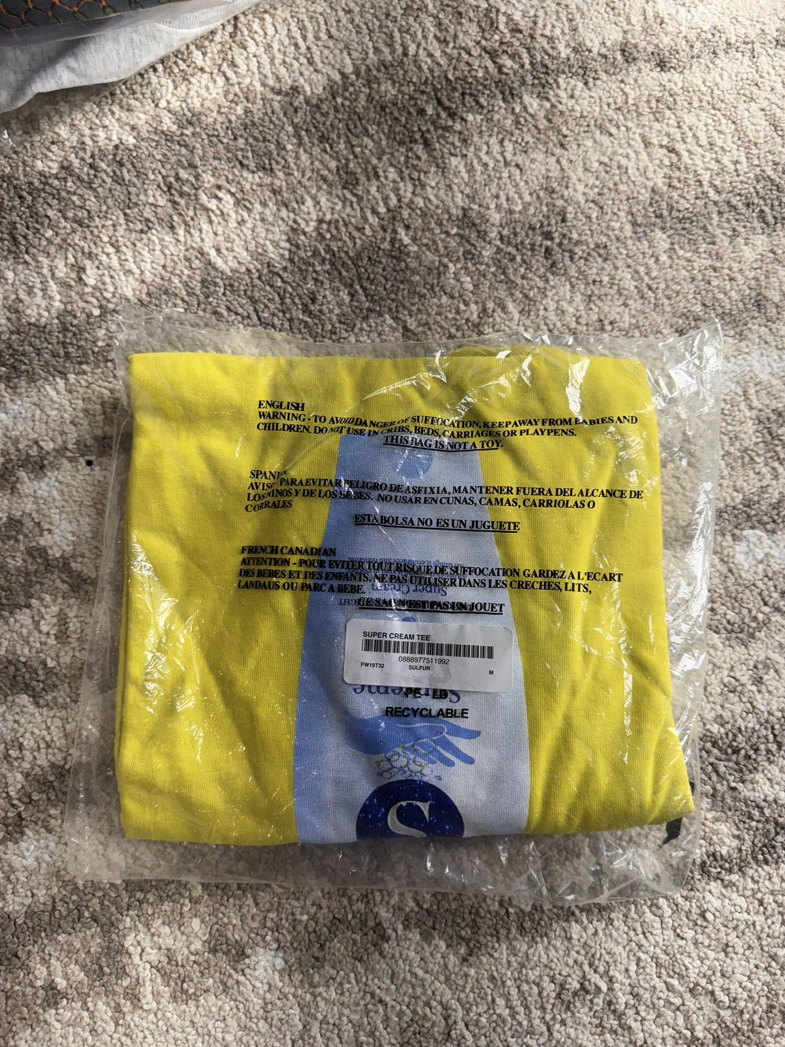 Supreme Super Cream Tee Sulfer Medium size