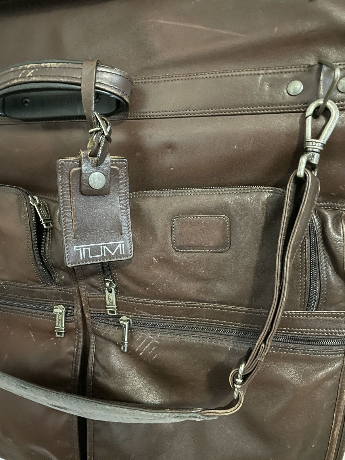 Tumi Tumi genuine leather full size garment traveler Size ONE SIZE - 13 Thumbnail