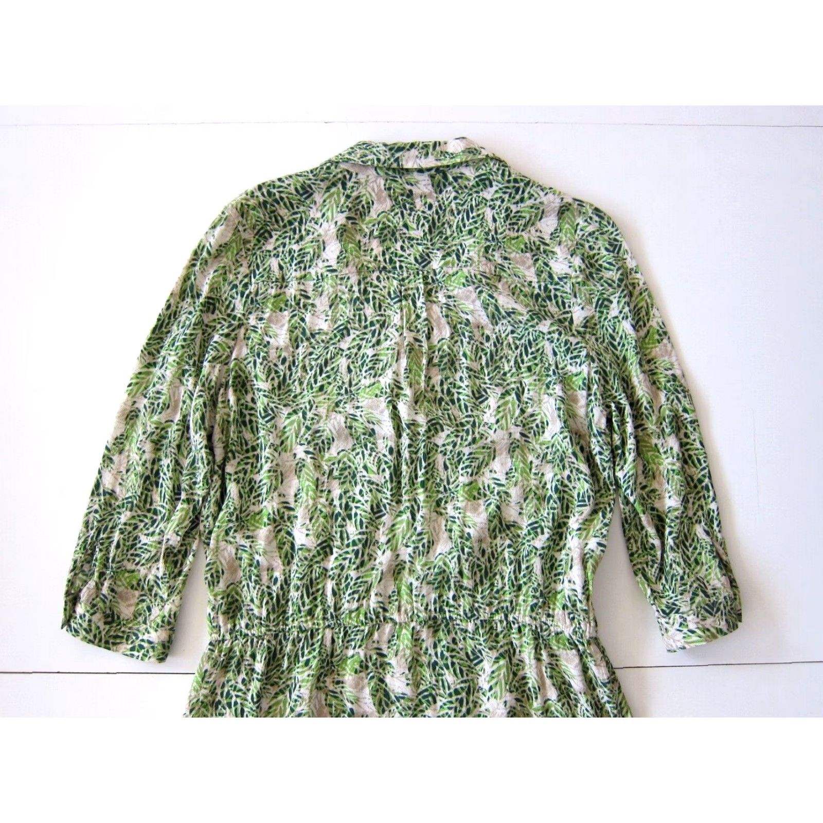 Vintage CAbi 100% Rayon Green Floral 3/4 Sleeve Collared Shirt Sheath Dress Medium Shirt Dress Womens Green Floral 100% Rayon Size M / US 6-8 / IT 42-44 - 5 Thumbnail