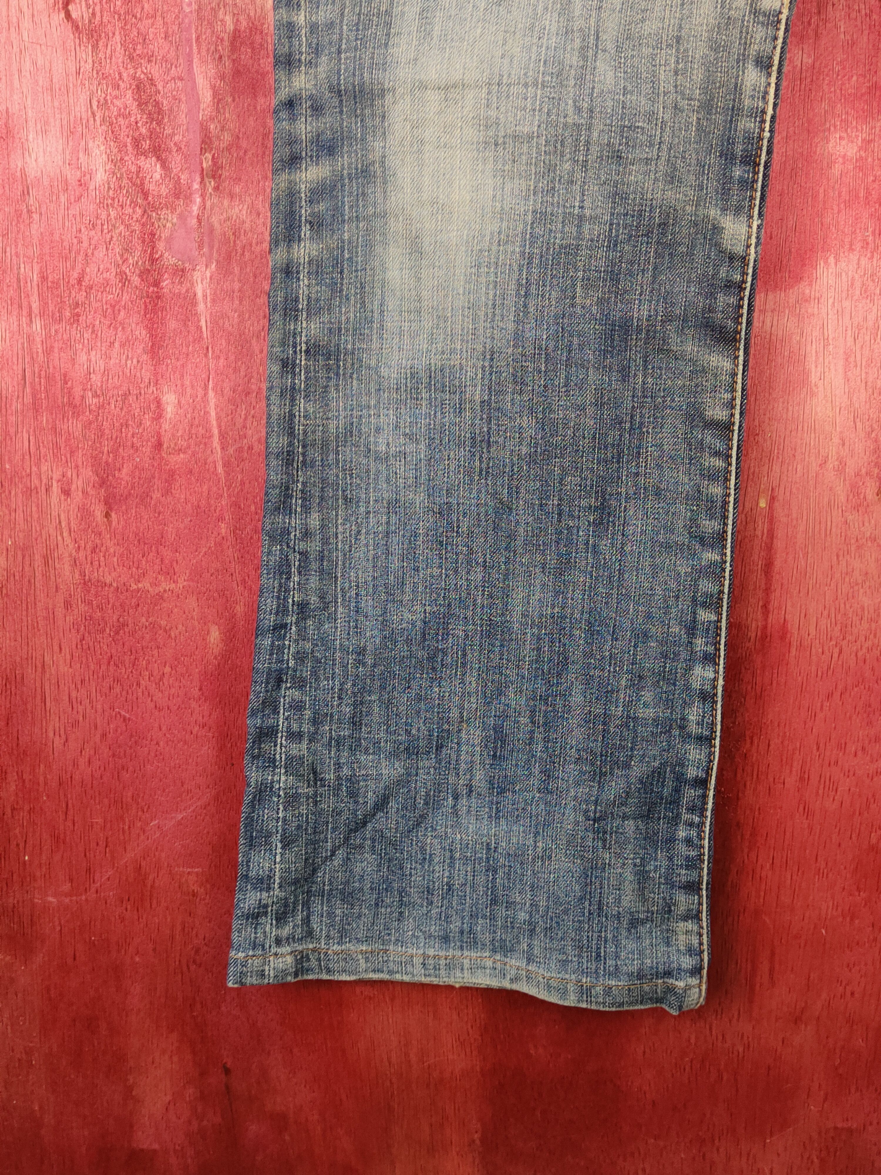 Japanese Brand Uniqlo Blue Faded Distressed Ripped Jeans #S2221 Size 28" / US 6 / IT 42 - 4 Thumbnail