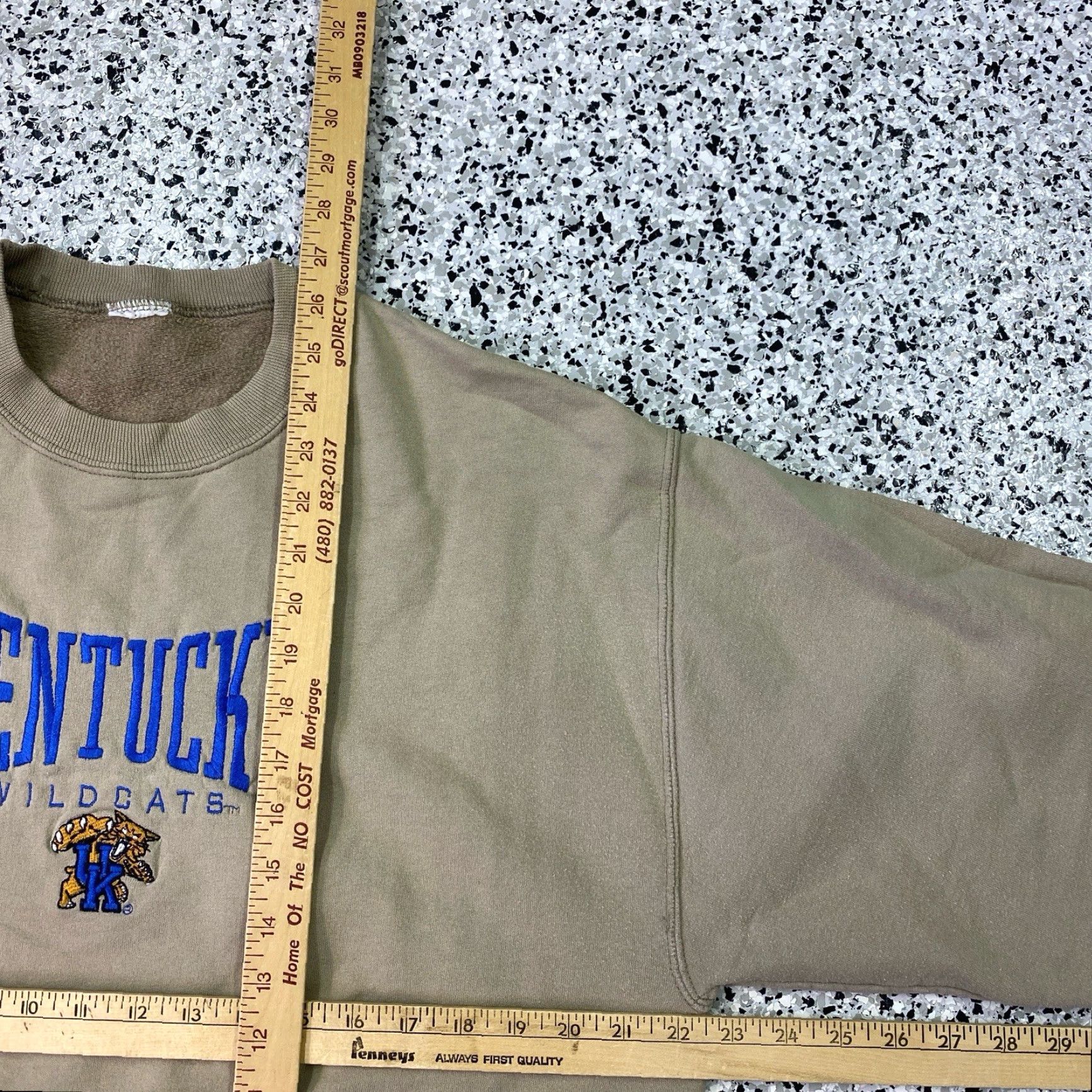 Vintage VINTAGE Kentucky Wildcats Sweatshirt XL Beige College Pullover Men Regular Long Sleeve Crew Neck Basketball Size US XL / EU 56 / 4 - 4 Thumbnail
