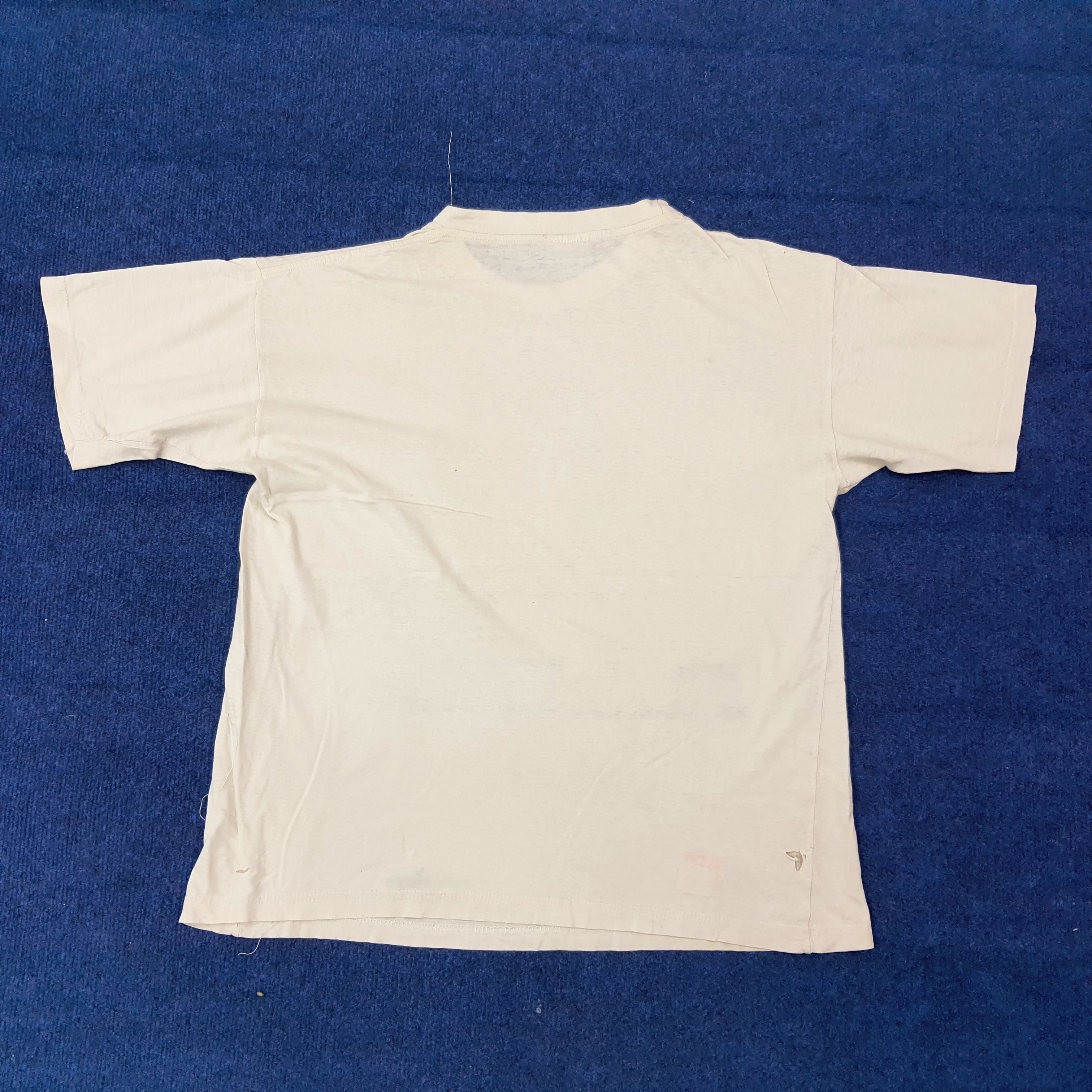 Vintage Vintage RAUL Real Madrid Soccer Tshirt C267N77 Size US L / EU 52-54 / 3 - 3 Thumbnail