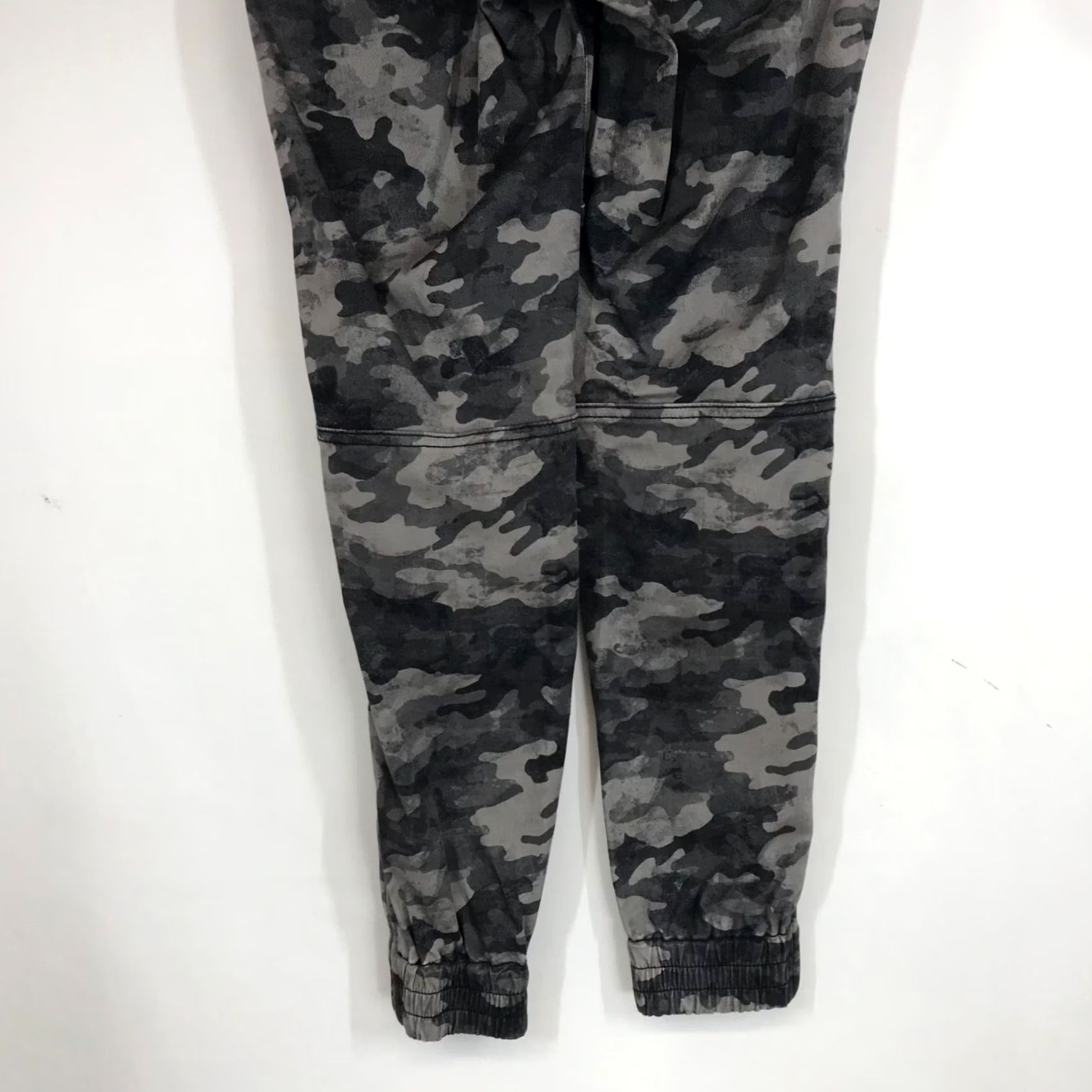 Spanx SPANX Jogger Pants Womens S Gray Camo Elastic Waist Pull-On Size 28" / US 6 / IT 42 - 6 Thumbnail