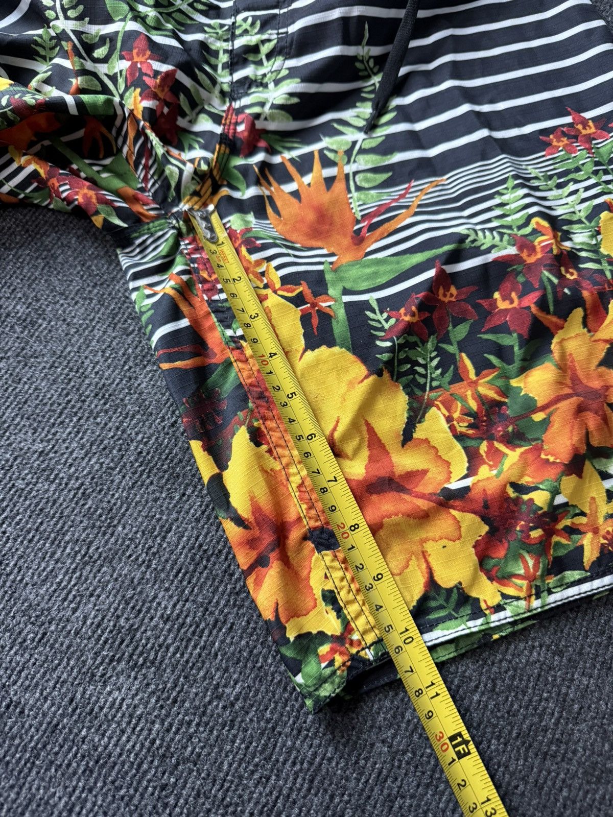 Quiksilver 00s Quiksilver Tropical Floral Surf Board Shorts Size 34 Size US 34 / EU 50 - 20 Thumbnail