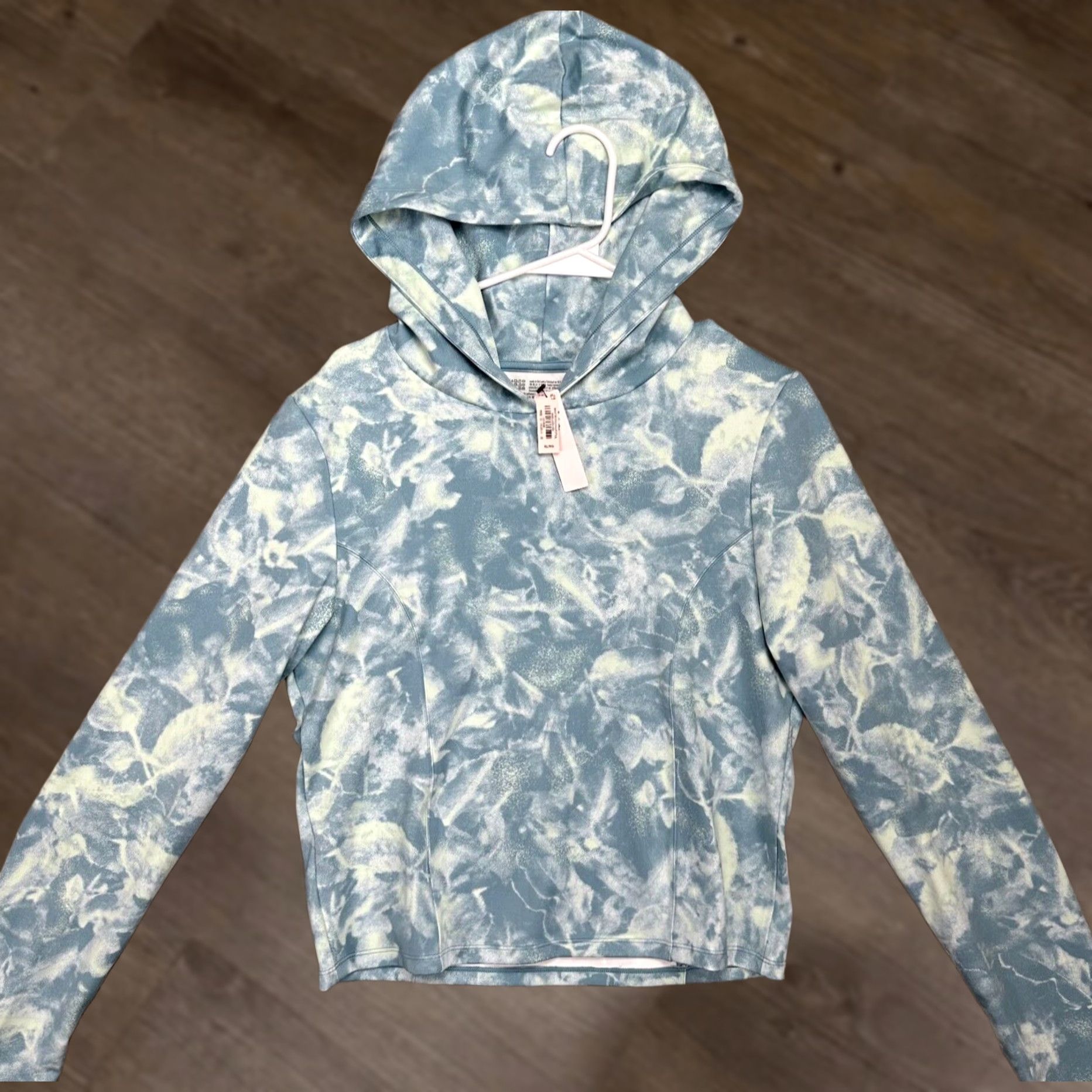 Victoria's Secret Victoria's Secret Hoodie Women XL Blue Tie Dye Crop Pullover Sweatshirt Casual New Size XL / US 12-14 / IT 48-50 - 1 Thumbnail
