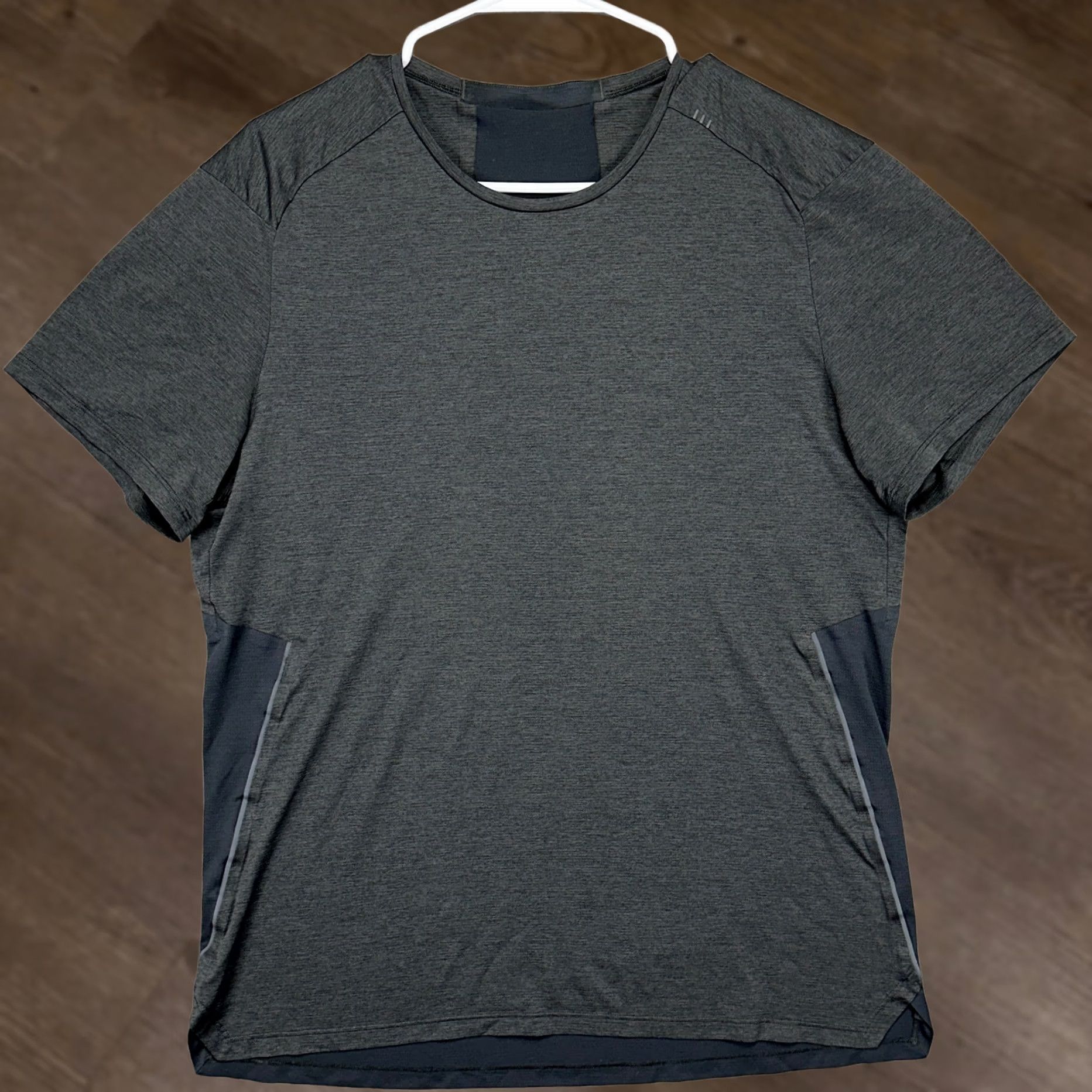 Lululemon VINTAGE Lululemon Mens Athletic T-Shirt Black Large Crew Neck Short Sleeve Logo Tee Size US L / EU 52-54 / 3 - 1 Thumbnail