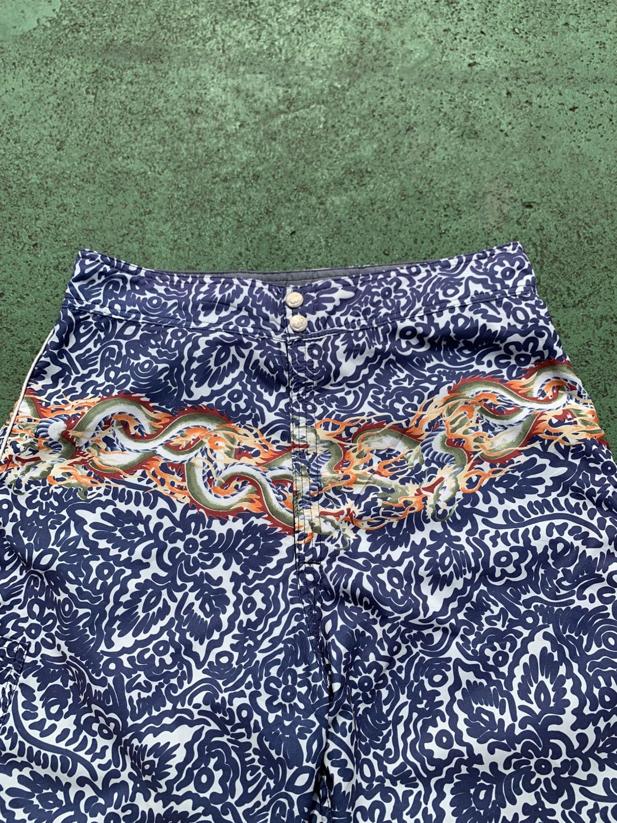 Quiksilver VINTAGE QUIKSILVER DRAGON BOARD SHORTS Size US 32 / EU 48 - 4 Thumbnail
