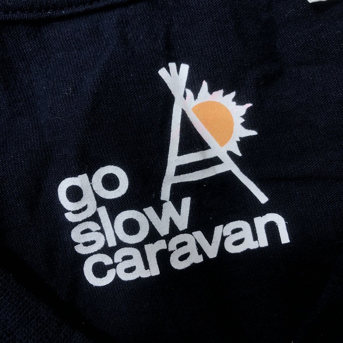 Vintage Vintage GO SLOW CARAVAN Apple Bear Outdoor Tee Shirt Top Size US S / EU 44-46 / 1 - 5 Thumbnail
