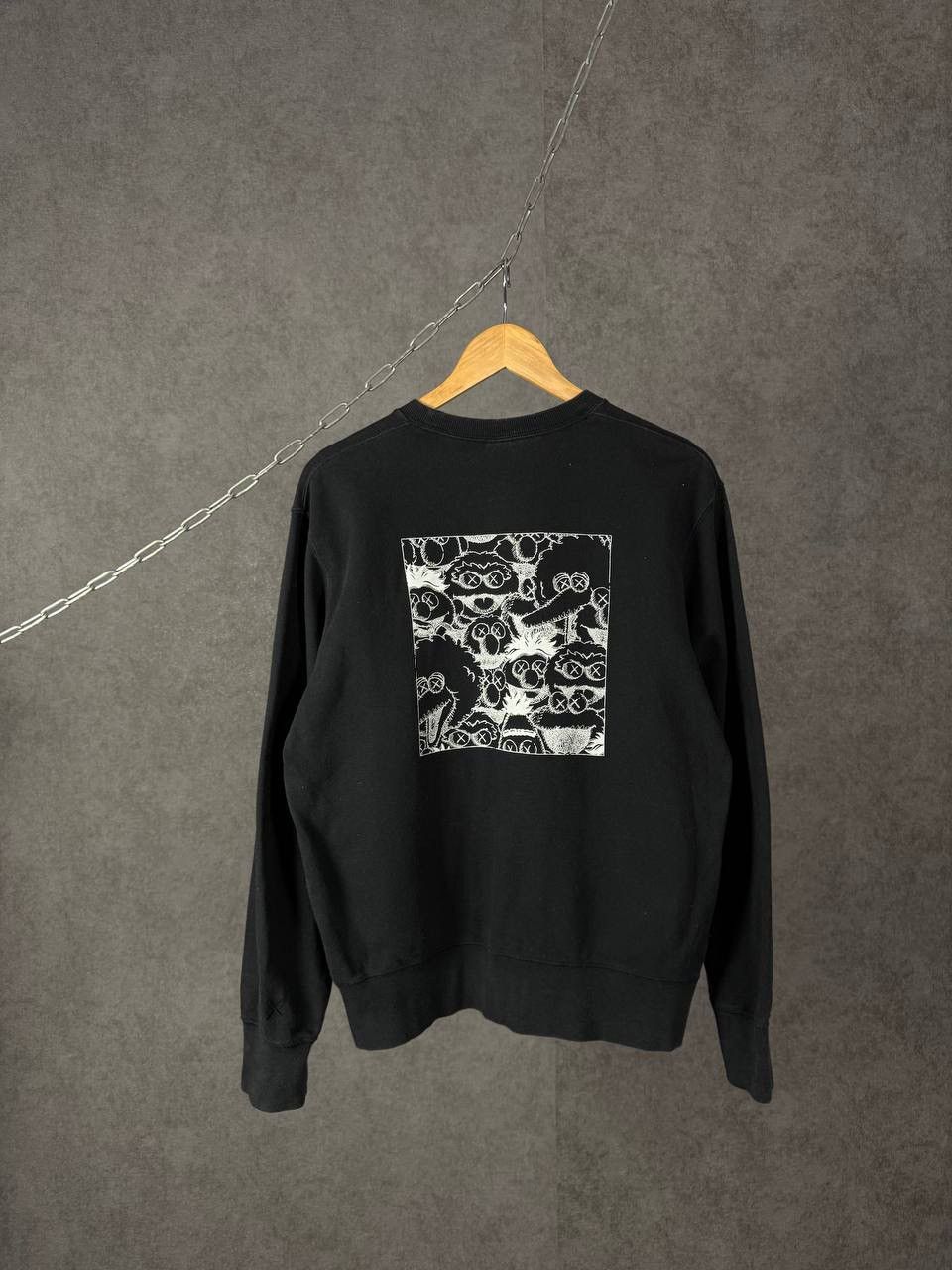 Kaws Kaws x Uniqlo cult designer sweatshirt Size US S / EU 44-46 / 1 - 2 Thumbnail