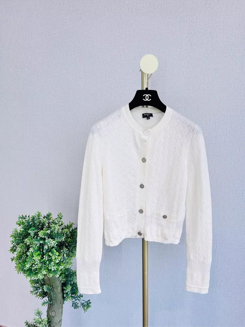 Chanel Chanel Round Neck Knit Cardigan - dmc Size US S / EU 44-46 / 1 - 1 Thumbnail