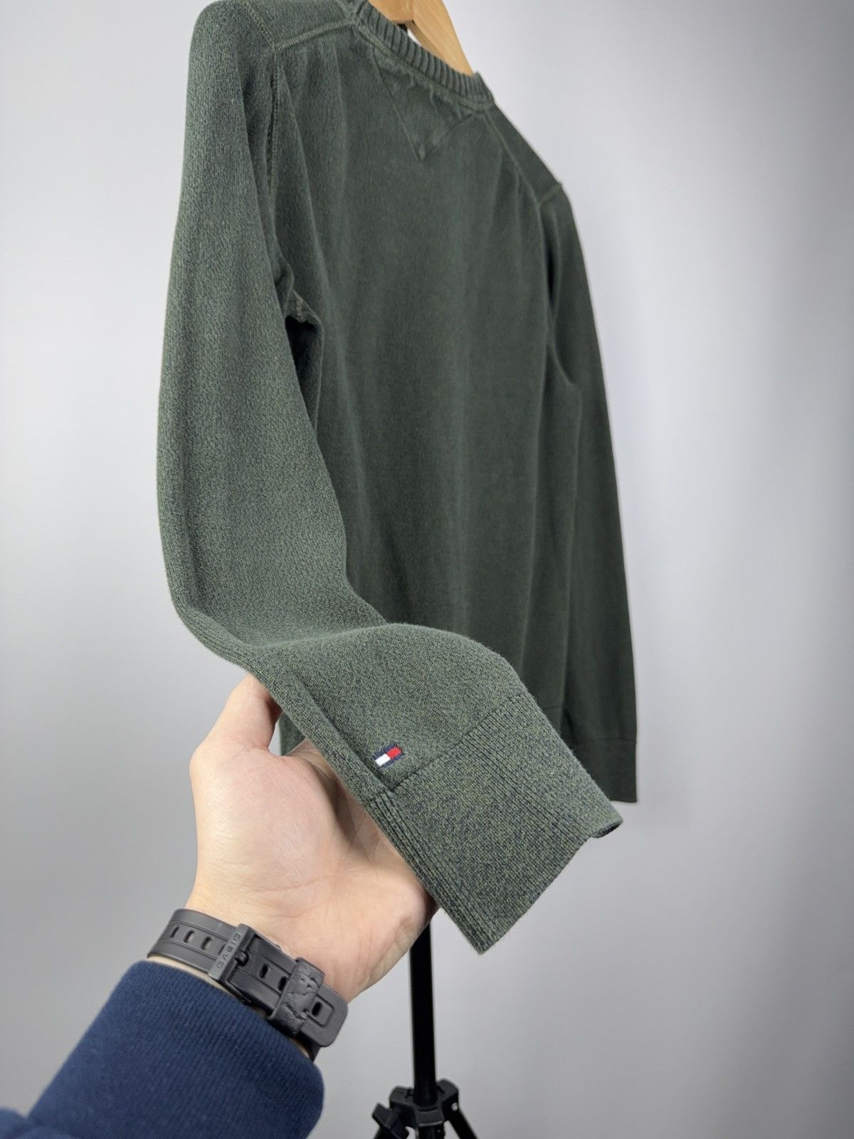 Tommy Hilfiger × Vintage Vintage washed faded Tommy Hilfiger Big Logo Sweater Size US XS / EU 42 / 0 - 5 Thumbnail