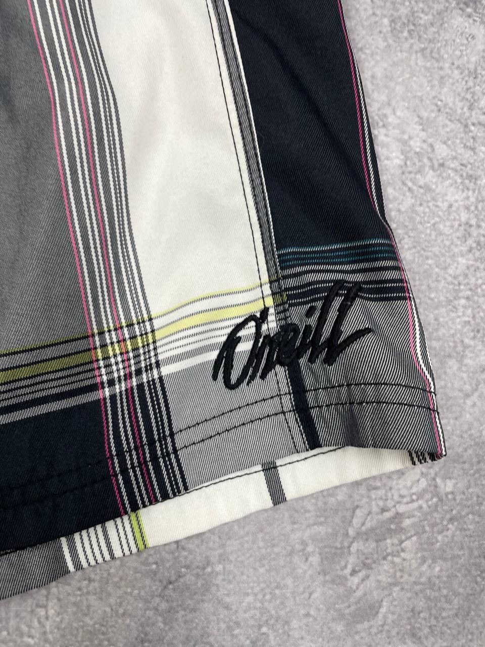 O'Neill O’Neill Men Checkered Boardshorts Grey White Black Size W32 Size US 32 / EU 48 - 4 Thumbnail