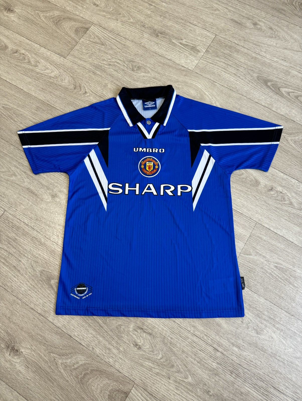 Umbro 🔷Retro Umbro Manchester United 1996/97/98 Soccer jersey🔷 Size US S / EU 44-46 / 1 - 1 Thumbnail