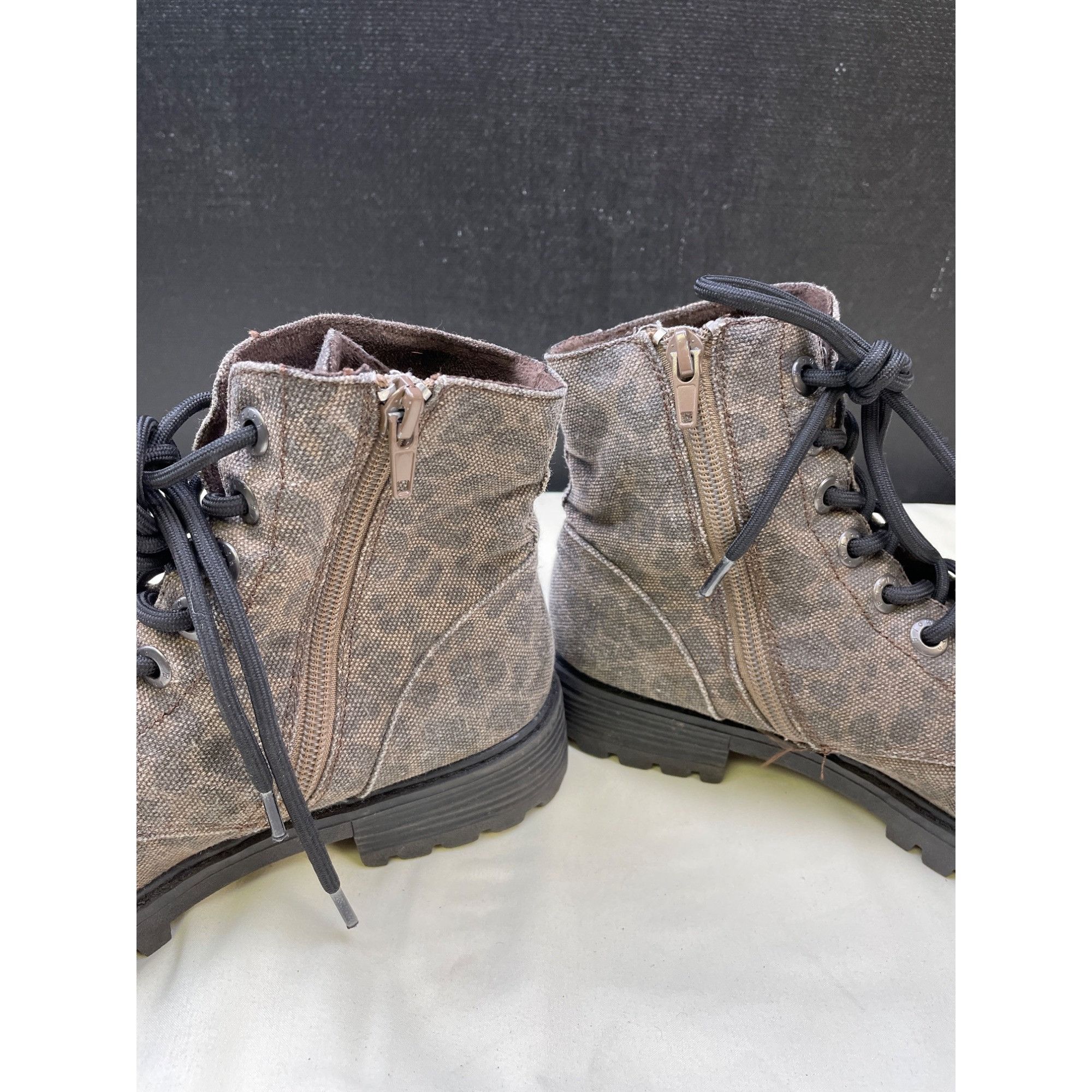 Other Blowfish Women's Brown Leopard Print Ankle Shoes/ Boots Size Size US 7 / IT 37 - 5 Thumbnail