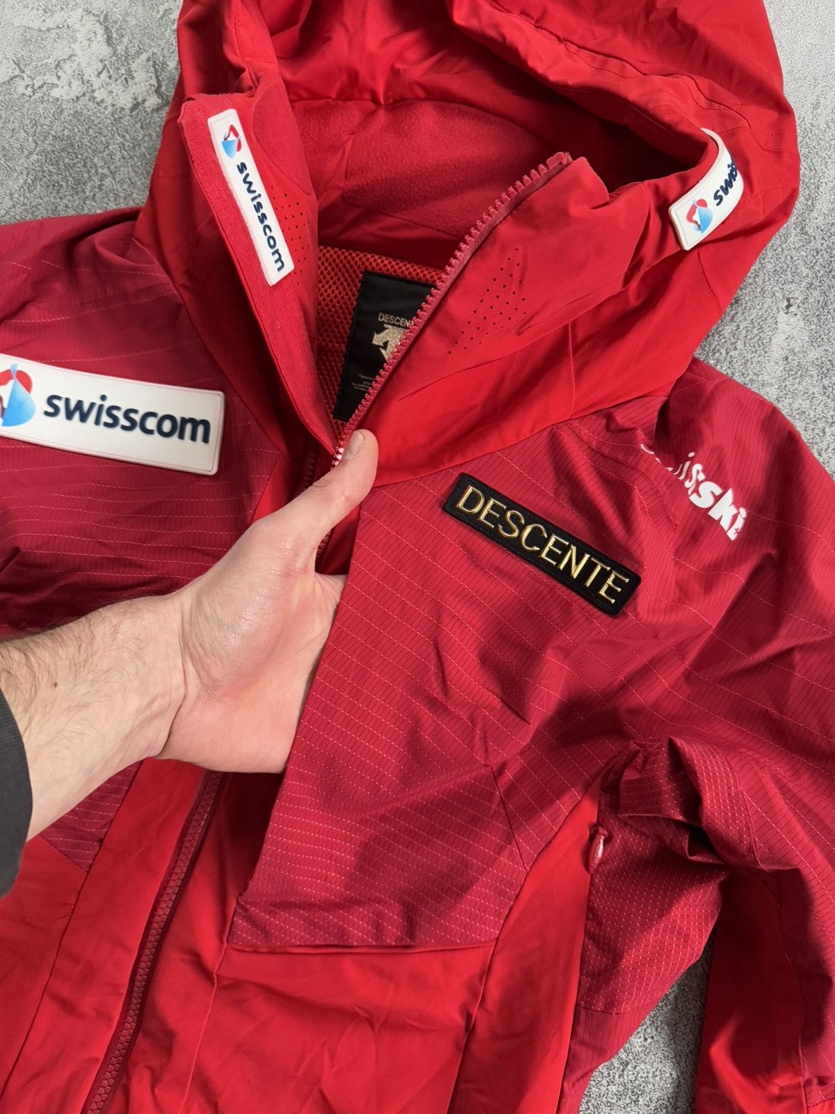 Descente Descente 38/M Wmns Swisscom ski snowboarding jacket zip Size M / US 6-8 / IT 42-44 - 12 Thumbnail