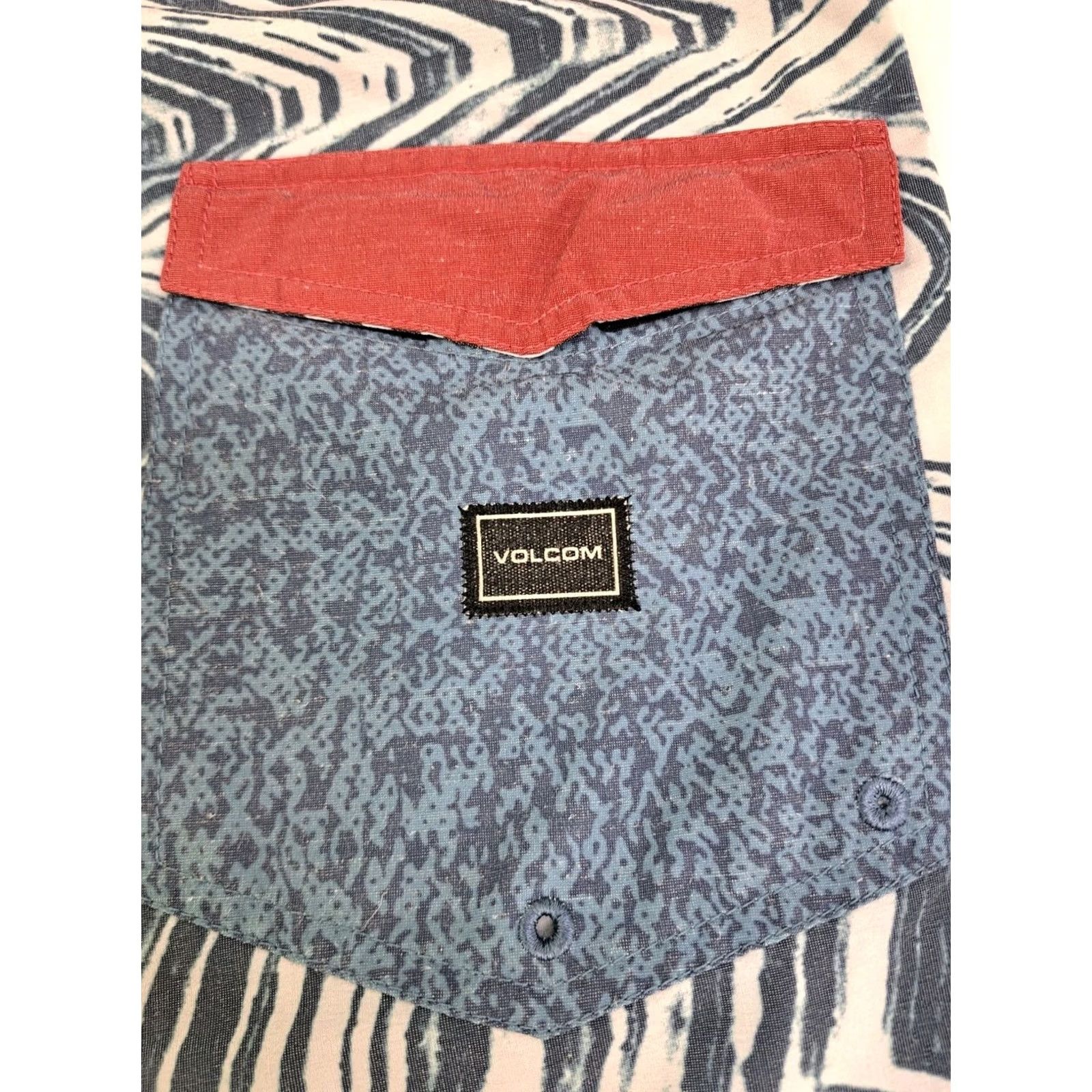 Volcom Volcom Mens Board Shorts Wavy Pattern Blue Back Pocket 38/9" Stoneys Beach Surfing Volcom Stoneys Mens Bottoms ⟂ Size US 38 / EU 54 - 5 Thumbnail