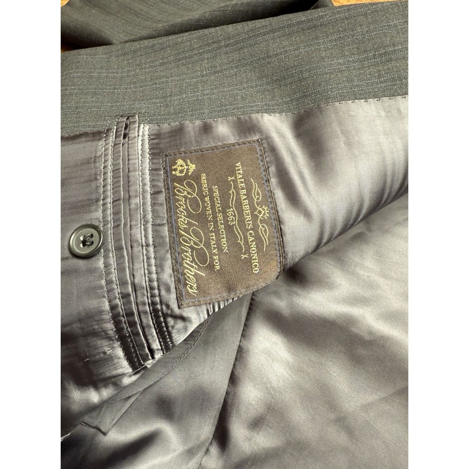 Brooks Brothers VINTAGE Brooks Brothers Blazer Men 42R Wool Sport Coat Madison Stripe Gray USA Made Notch Lapel Double-Vented 2-Button Regular Chest 42 in"} Size 42R - 7 Thumbnail