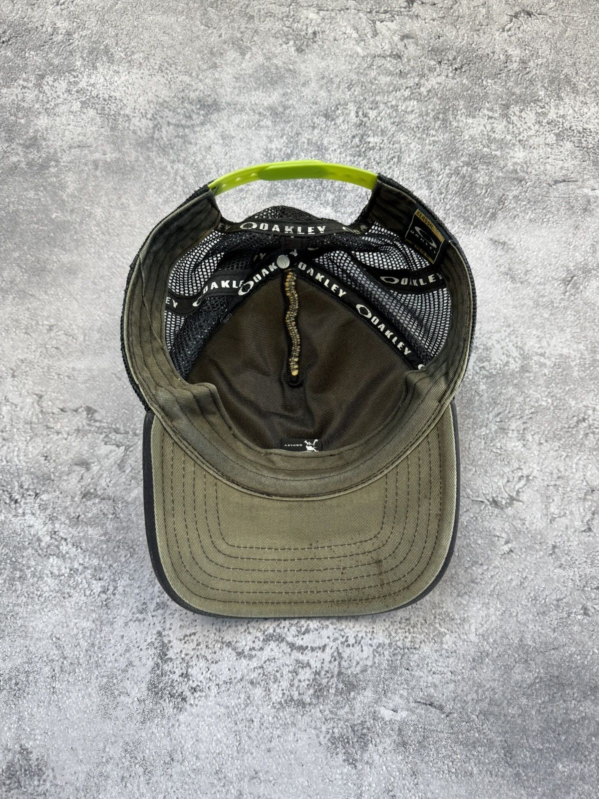Oakley Vintage Oakley Cap Black Neon Green Hat Logo Y2K Streetwear Size ONE SIZE - 8 Thumbnail