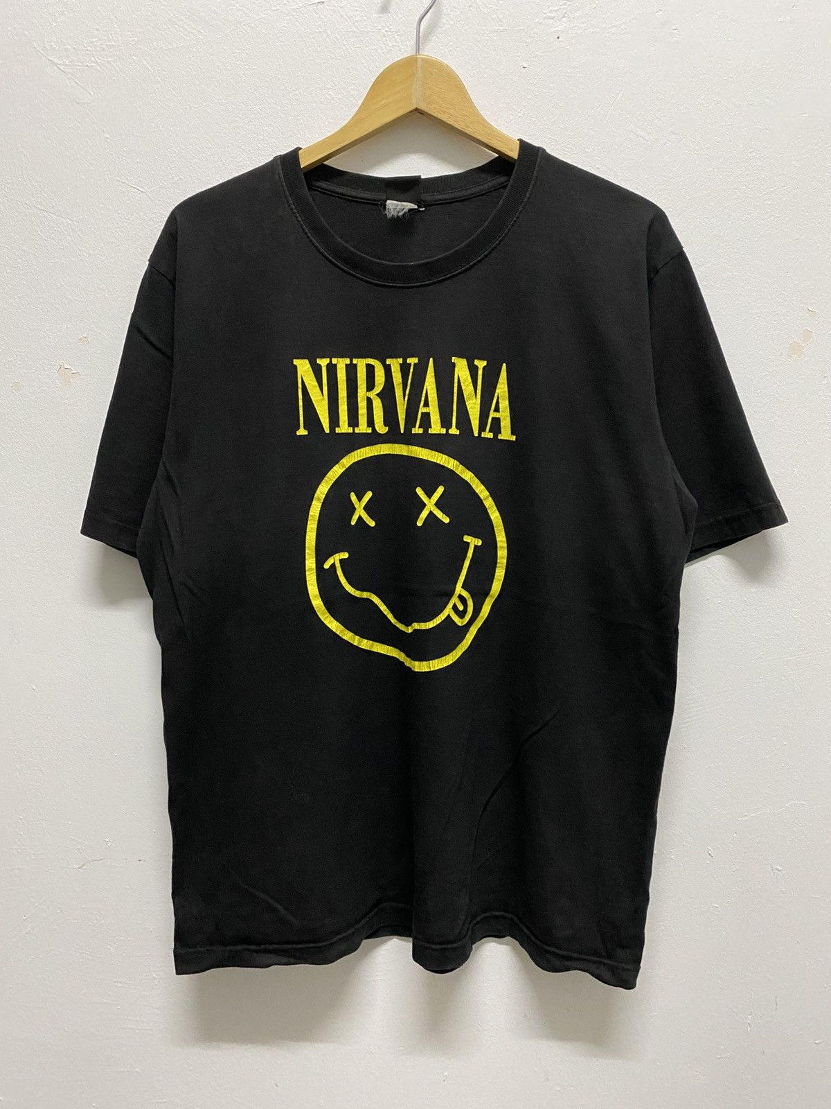 Band Tees Vintage NIRVANA Smiley 2000’s Band Tshirt Size US XL / EU 56 / 4 - 3 Thumbnail