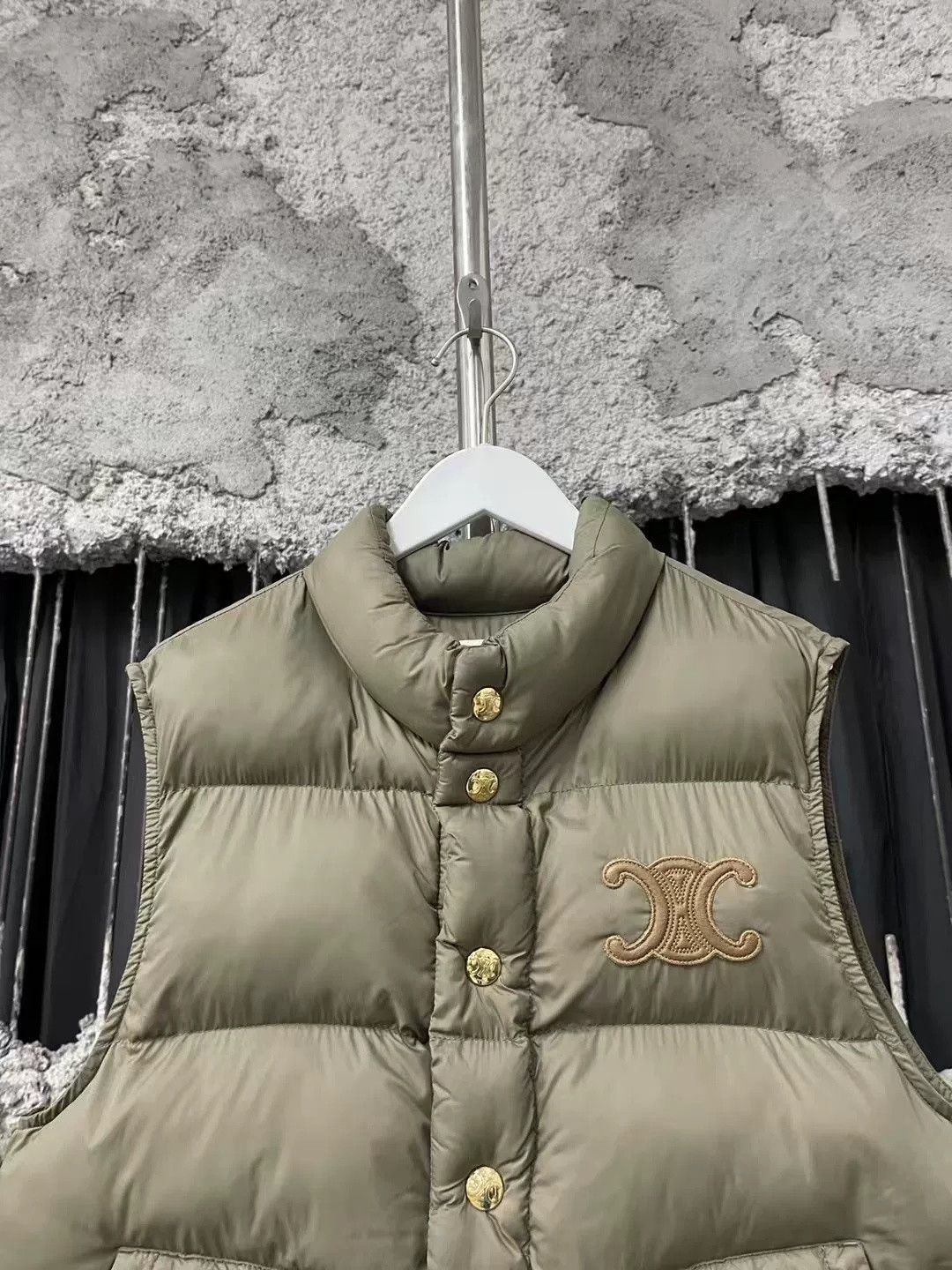 Celine Celine Triomphe Logo Down Vest Size US M / EU 48-50 / 2 - 3 Thumbnail