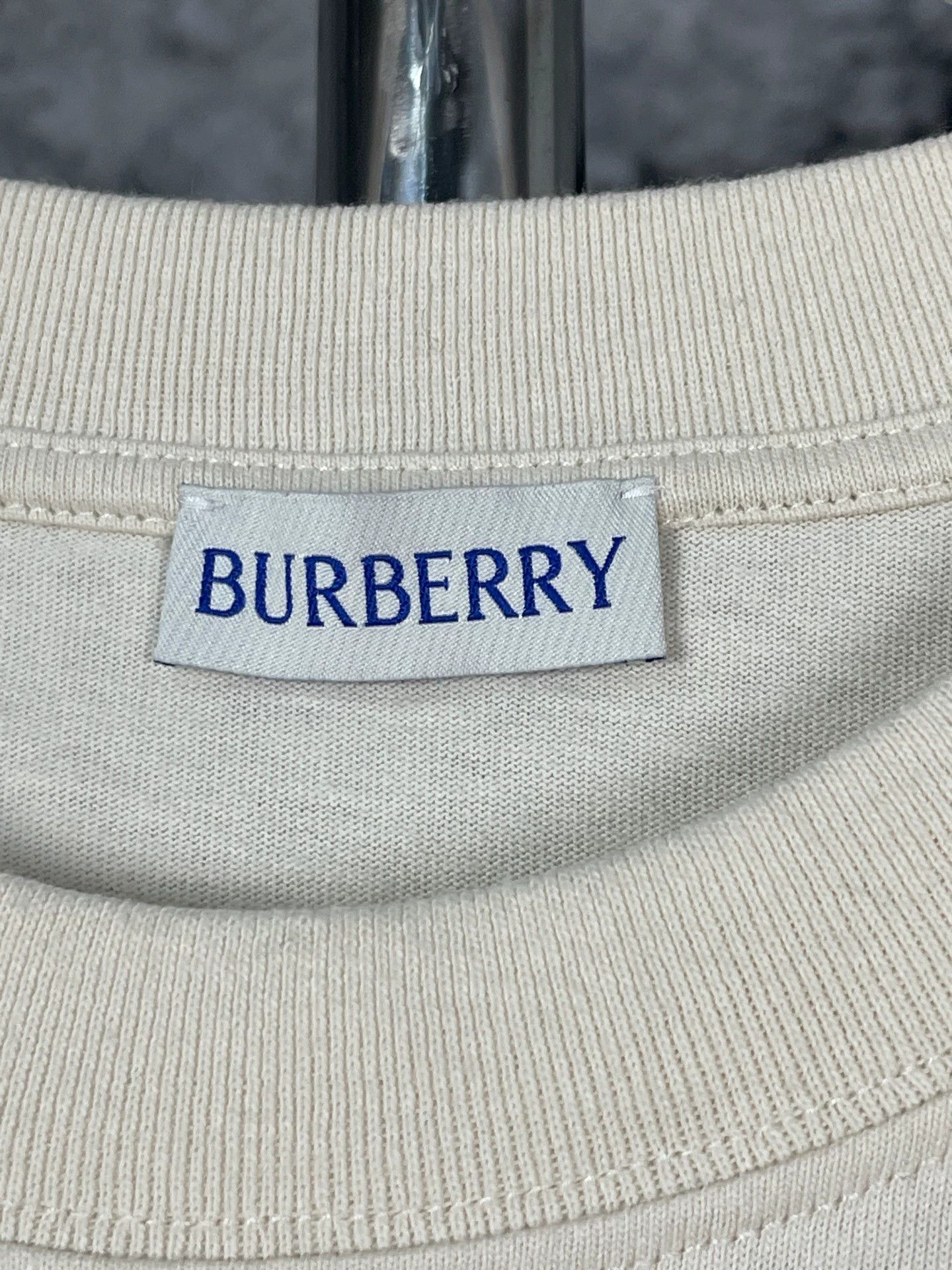 Burberry Burberry Short Sleeve T-Shirt M 99 New Size M / US 6-8 / IT 42-44 - 7 Thumbnail