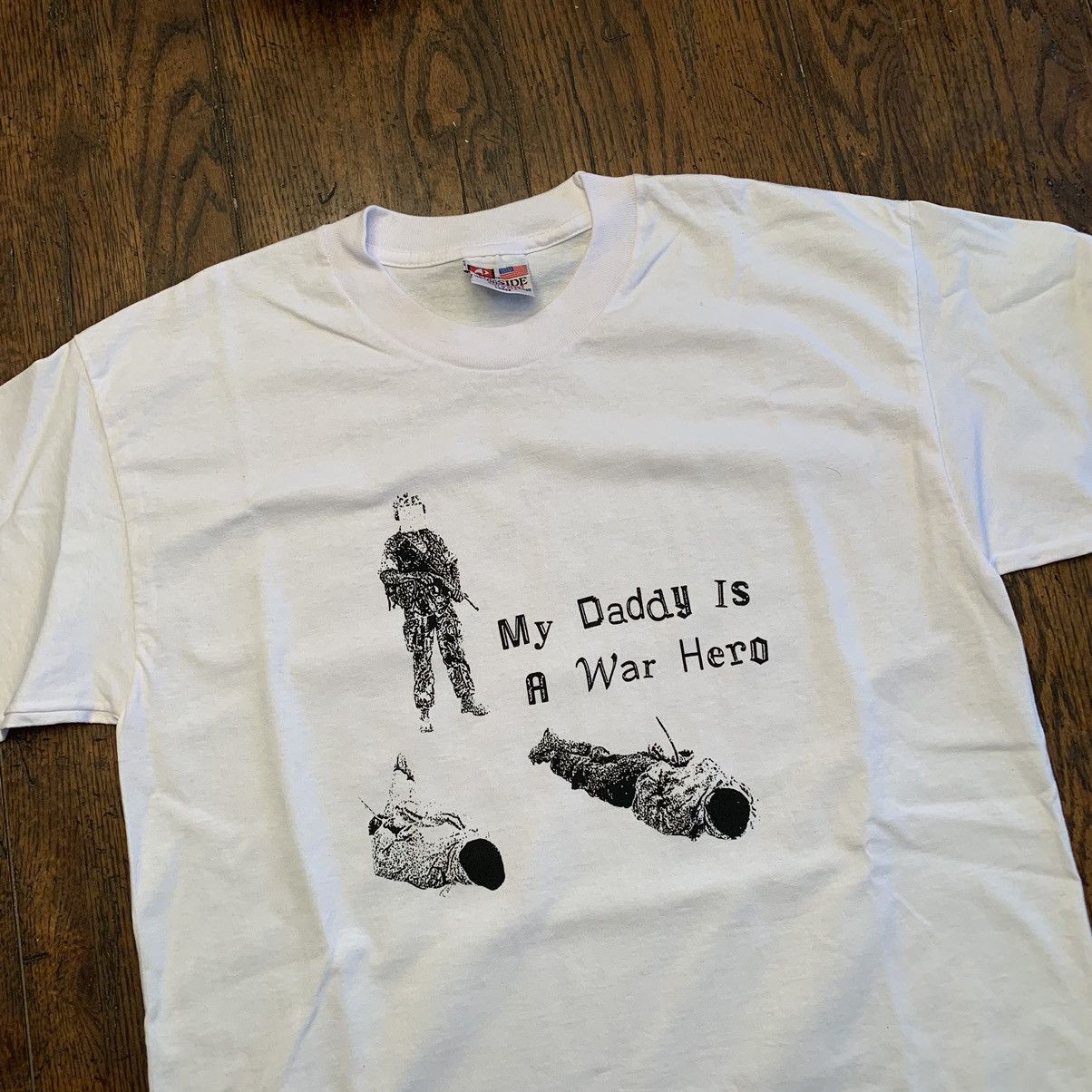 Vintage Vintage Satire Shirt My Daddy Is A War Hero Size US L / EU 52-54 / 3 - 1 Thumbnail