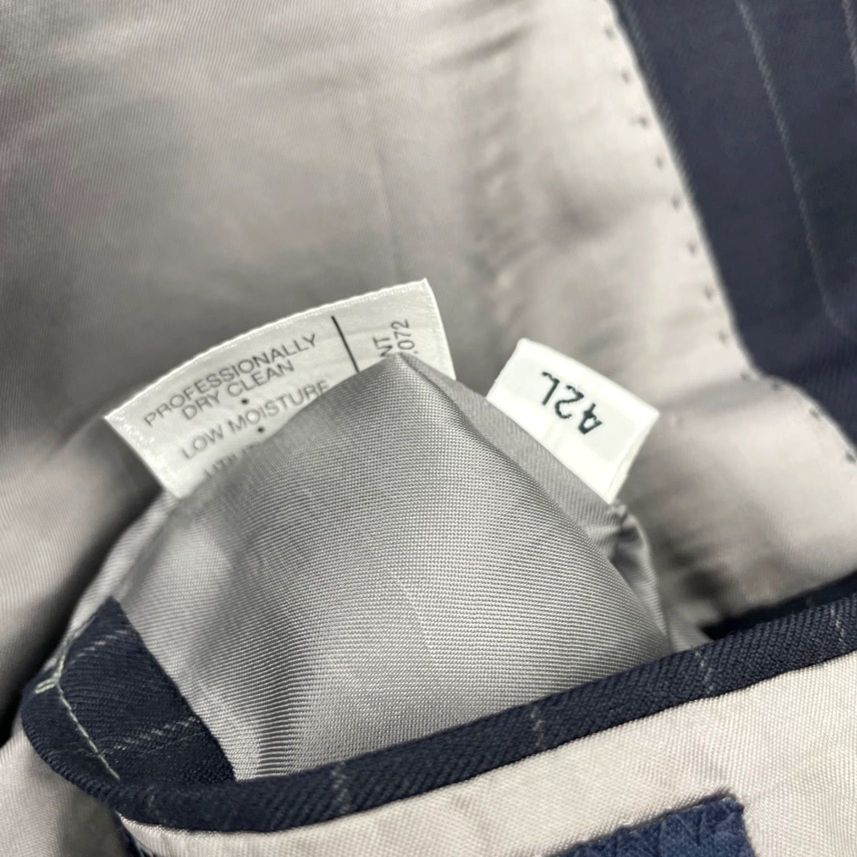 Hart Schaffner Marx Hart Schaffner Marx Blazer Men's 100% Wool Navy Blue Stripe 42L Two-Button Front USA Long Notch Lapel Regular Vintage: No Size 42R - 7 Thumbnail