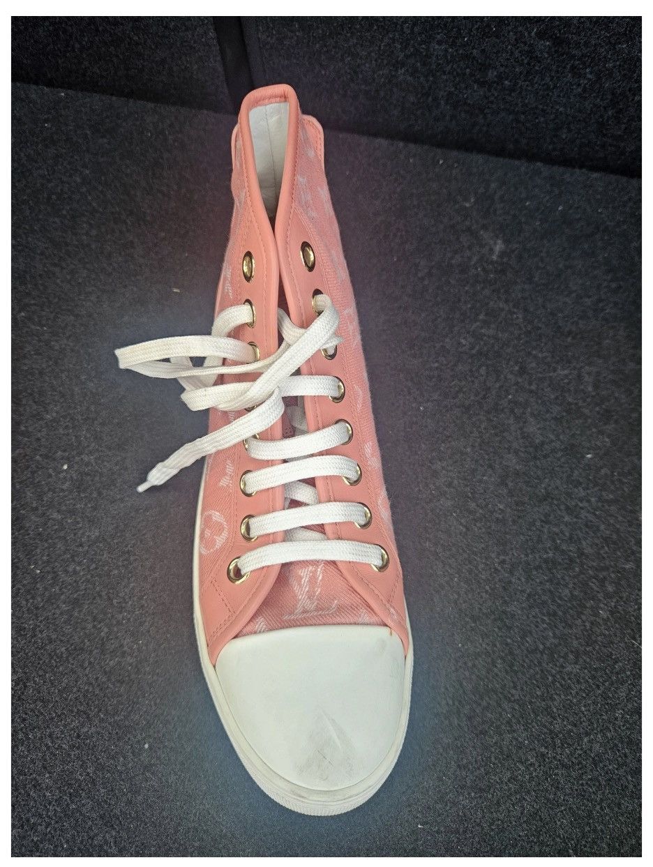 Louis Vuitton AUTHENTIC Louis Vuitton High Cut Monogram Denim Sneakers Size US 7 / IT 37 - 4 Thumbnail