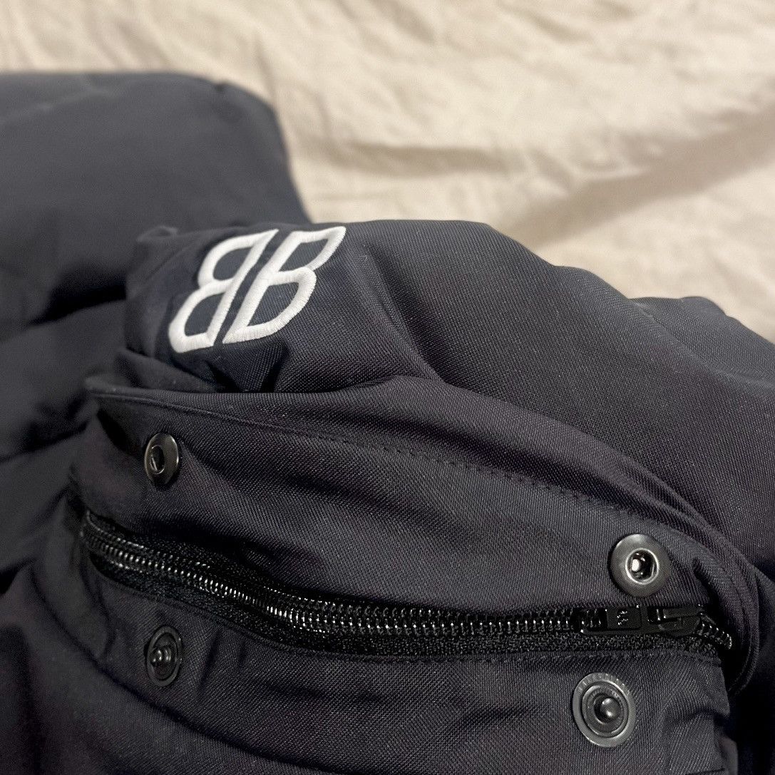 Balenciaga Balenciaga C Shape Embroidered BB Logo Puffer Jacket Size L / US 10 / IT 46 - 8 Thumbnail