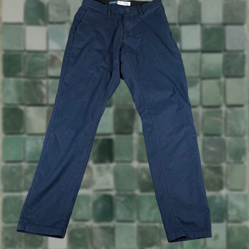 Old Navy Old Navy Athletic Chino Pants Men 28x30 Navy Captain Built-In Flex Zipper Pocket Casual Chinos Size US 28 / EU 44 - 1 Thumbnail