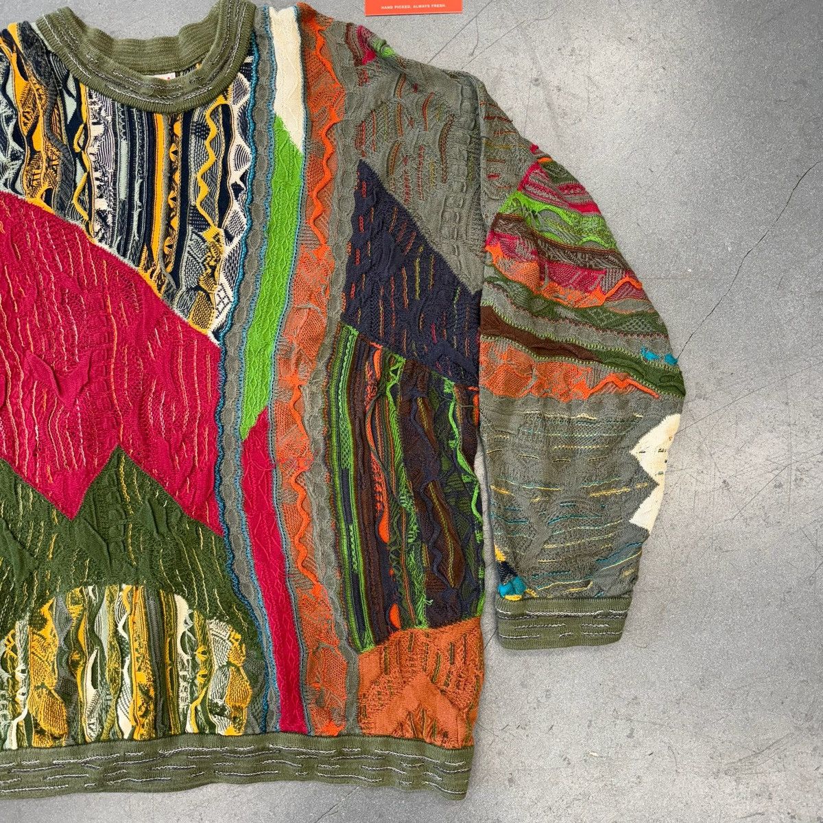 Coogi ‘90s Vintage Coogi Knitted Tonal Abstract Sweater Size US XL / EU 56 / 4 - 4 Thumbnail