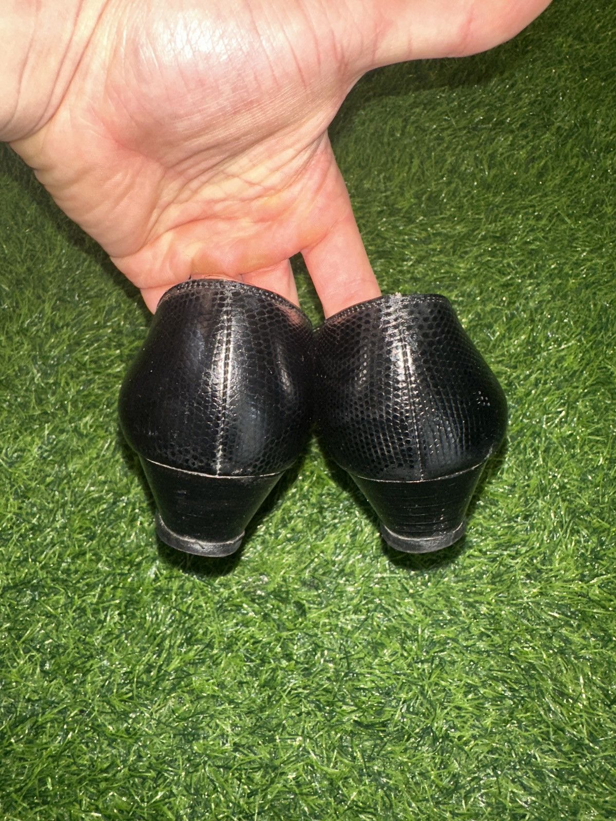 Salvatore Ferragamo Salvatore Ferragamo Vara Black Lizard Embossed Leather Pumps Size US 6 / IT 36 - 5 Thumbnail