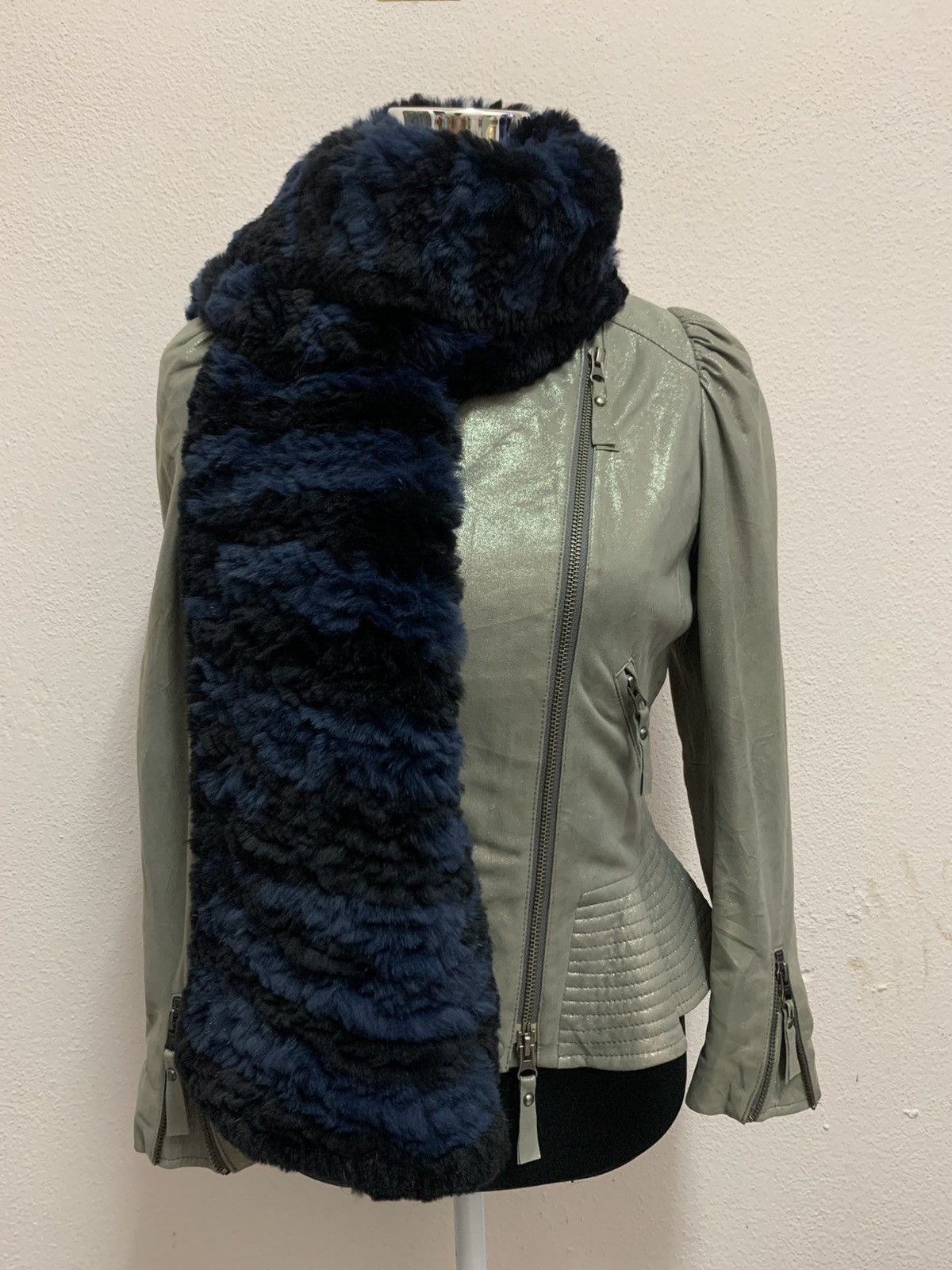 Opening Ceremony OPENING CEREMONY Blue Black Rabbit Fur Mafla Size ONE SIZE - 1 Thumbnail