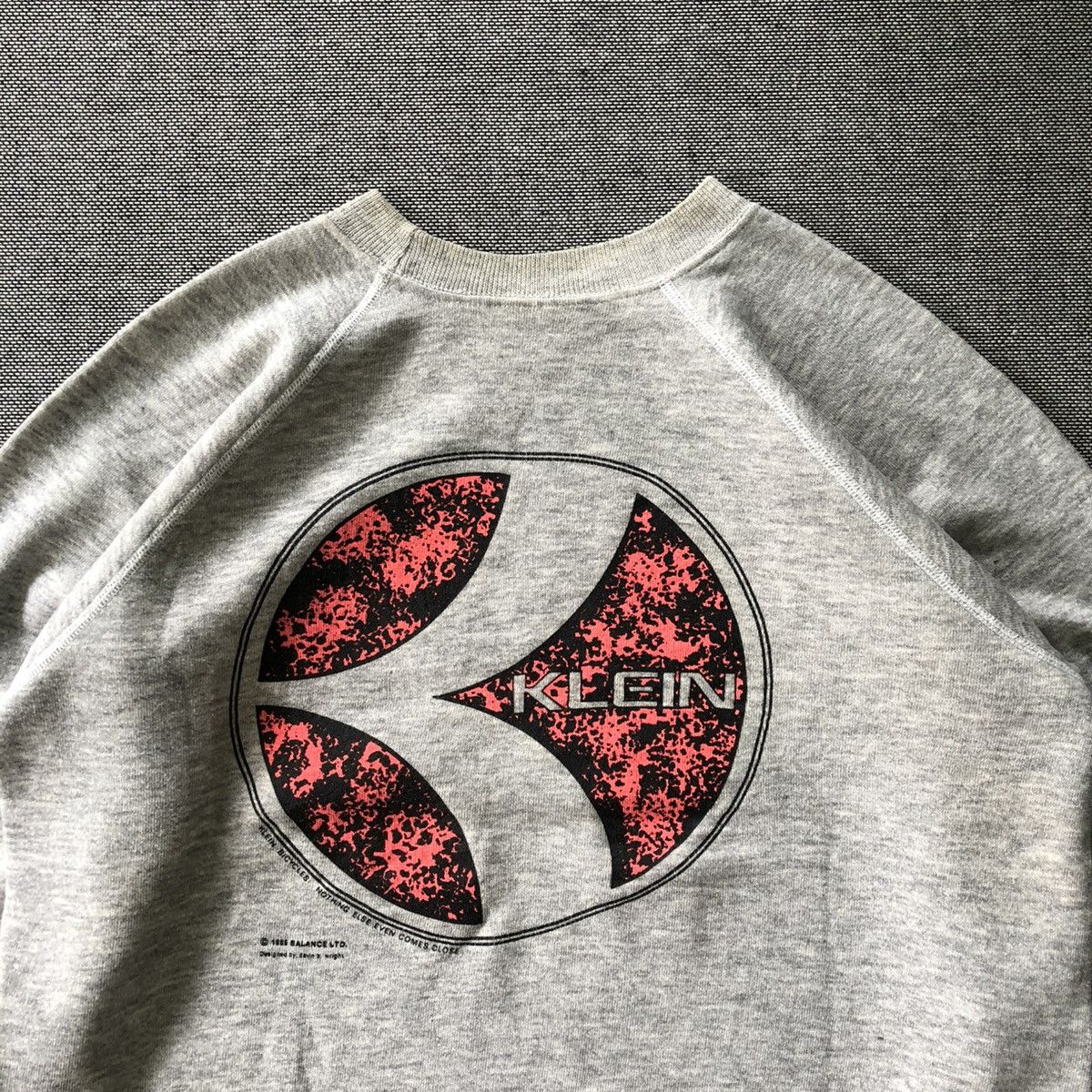 Hanes 1980s KLEIN Bicycles Big Back Pint Logo Crewneck Sweatshirt Size US L / EU 52-54 / 3 - 5 Thumbnail