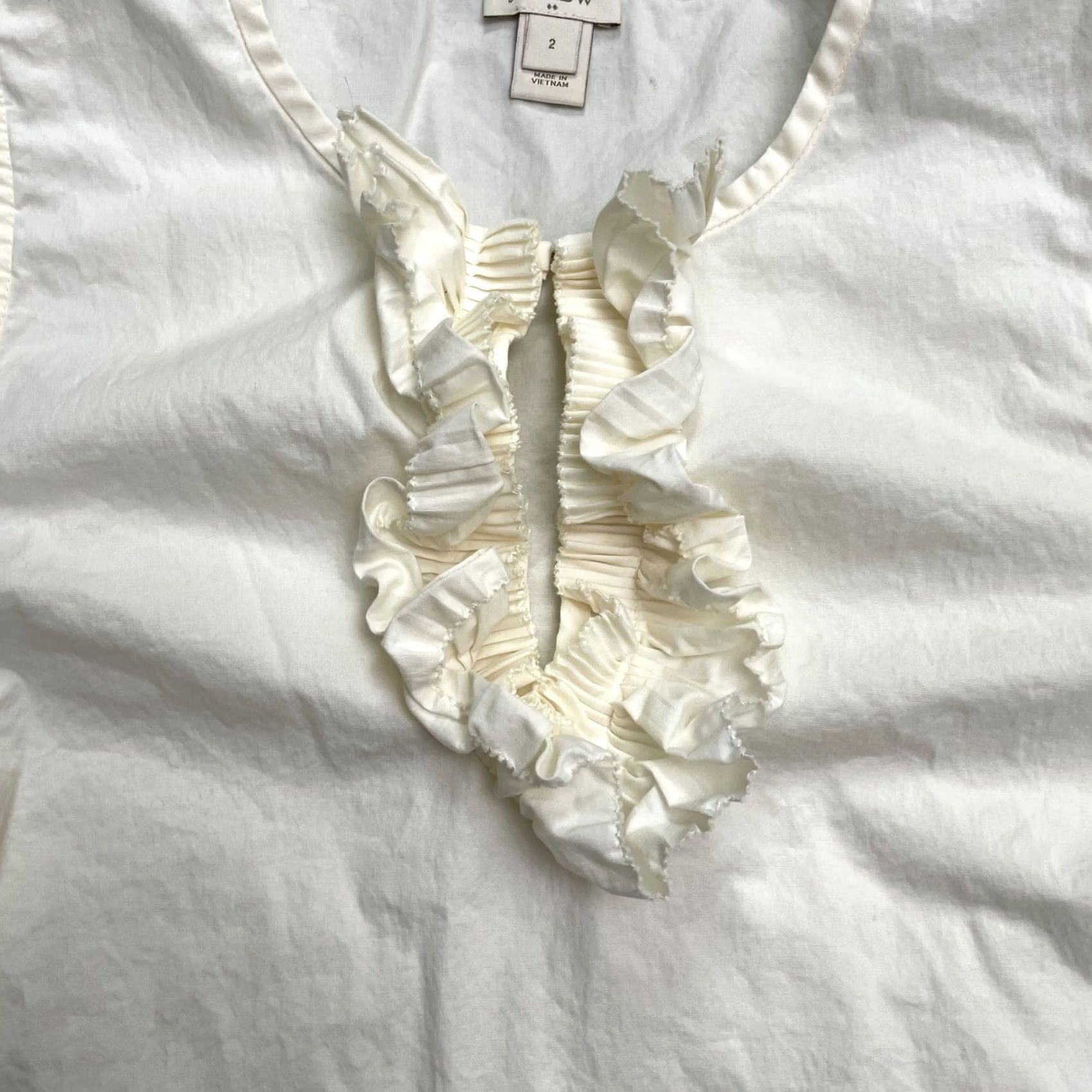 J.Crew J.Crew Ivory Ruffle Tank Blouse Womens Size 2 Sleeveless Casual Keyhole Cotton Blend Size XS / US 0-2 / IT 36-38 - 5 Thumbnail