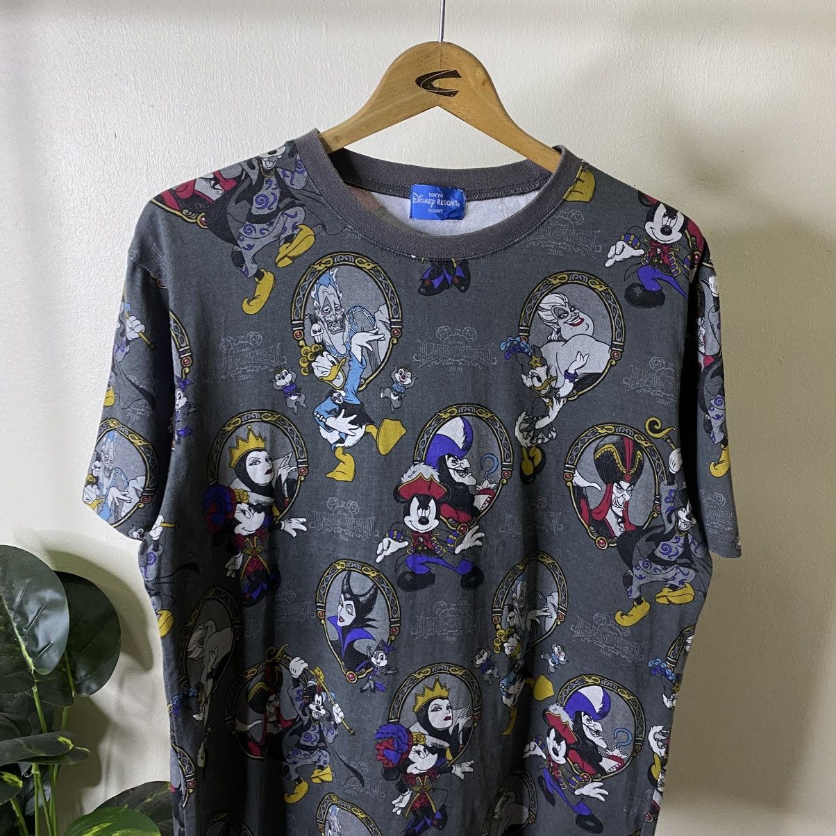 Disney Y2K Disney Sea Halloween Villains T shirt Size US L / EU 52-54 / 3 - 2 Thumbnail