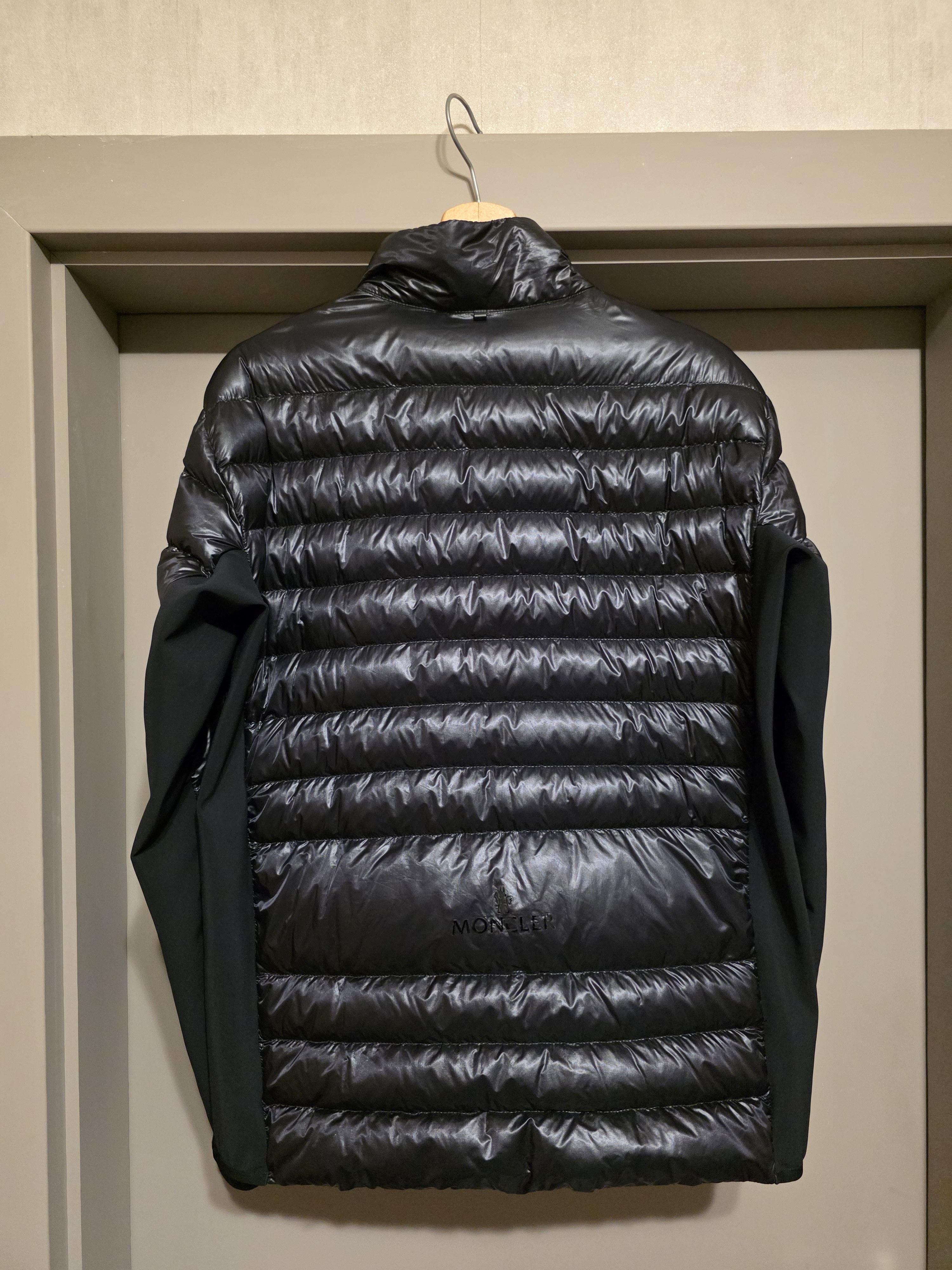 Moncler MONCLER BLACK PATCH LIGHTWEIGHT DOWN JACKET PERFECT CONDIT Size US L / EU 52-54 / 3 - 8 Thumbnail