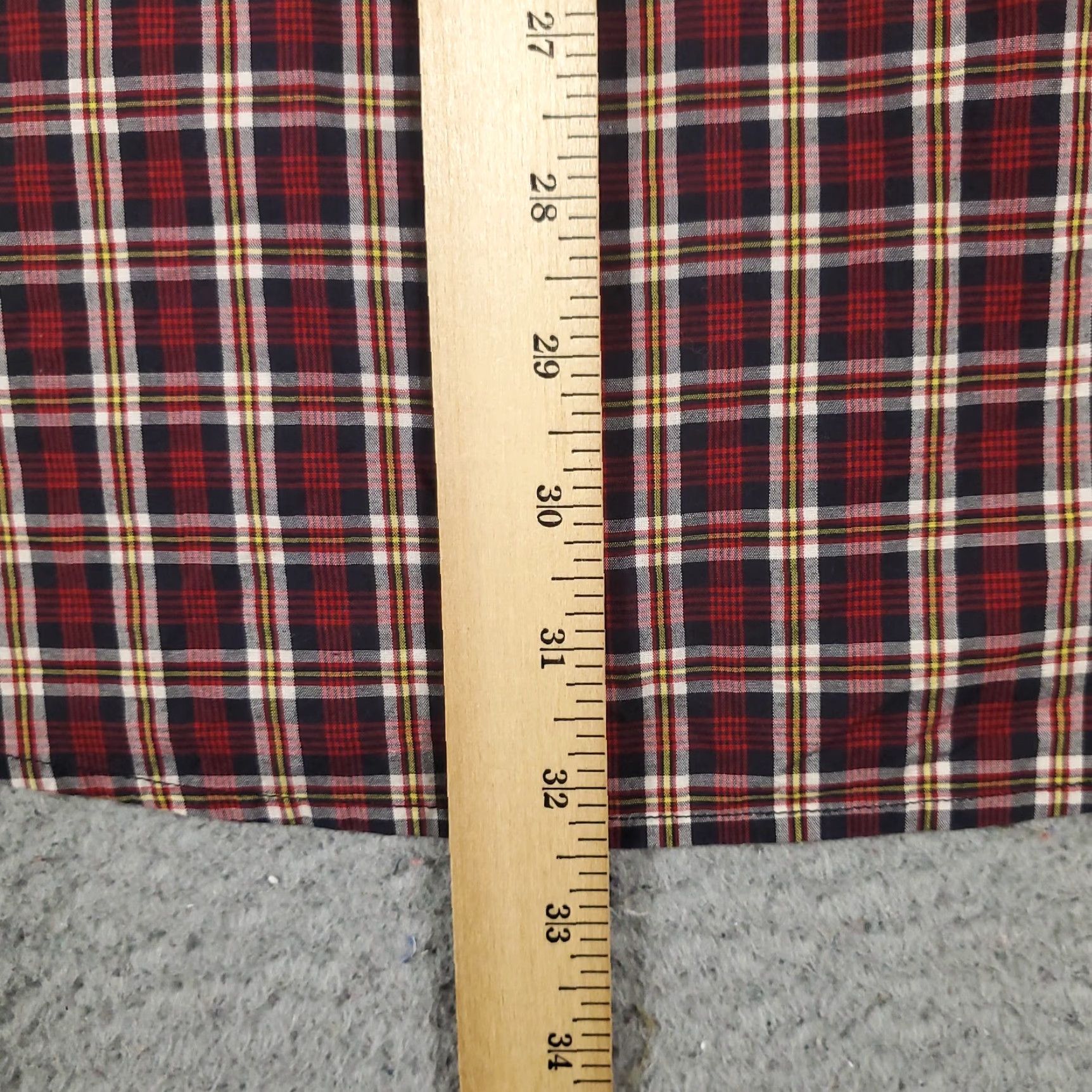 Tommy Hilfiger Tommy Hilfiger Shirt Mens XL Red Plaid Button-Up Long Sleeve College/Business/Casual/Workwear Classic American Preppy Logo Pockets Size US XL / EU 56 / 4 - 4 Thumbnail